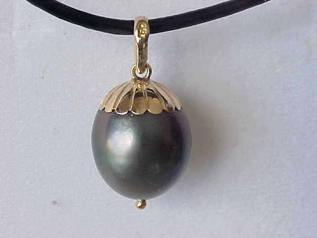 13.7MM X 16MM GENUINE BLACK SOUTH SEA TAHITIAN PEARL PENDANT 18K YELLOW GOLD