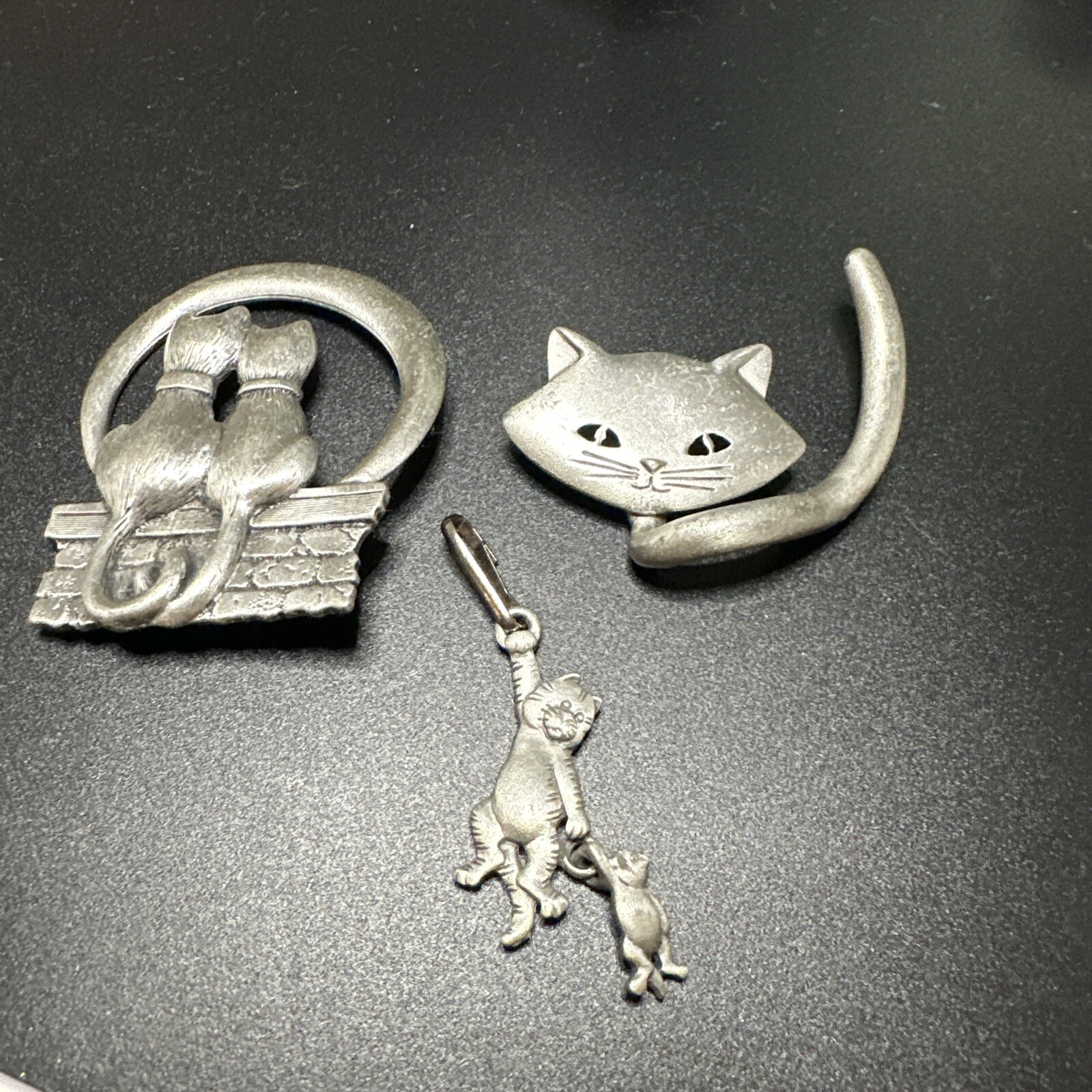 JJ Jonette Pin Brooch 2 Cats One Playing With A Mouse Silver Tone Jj Brooch Lot