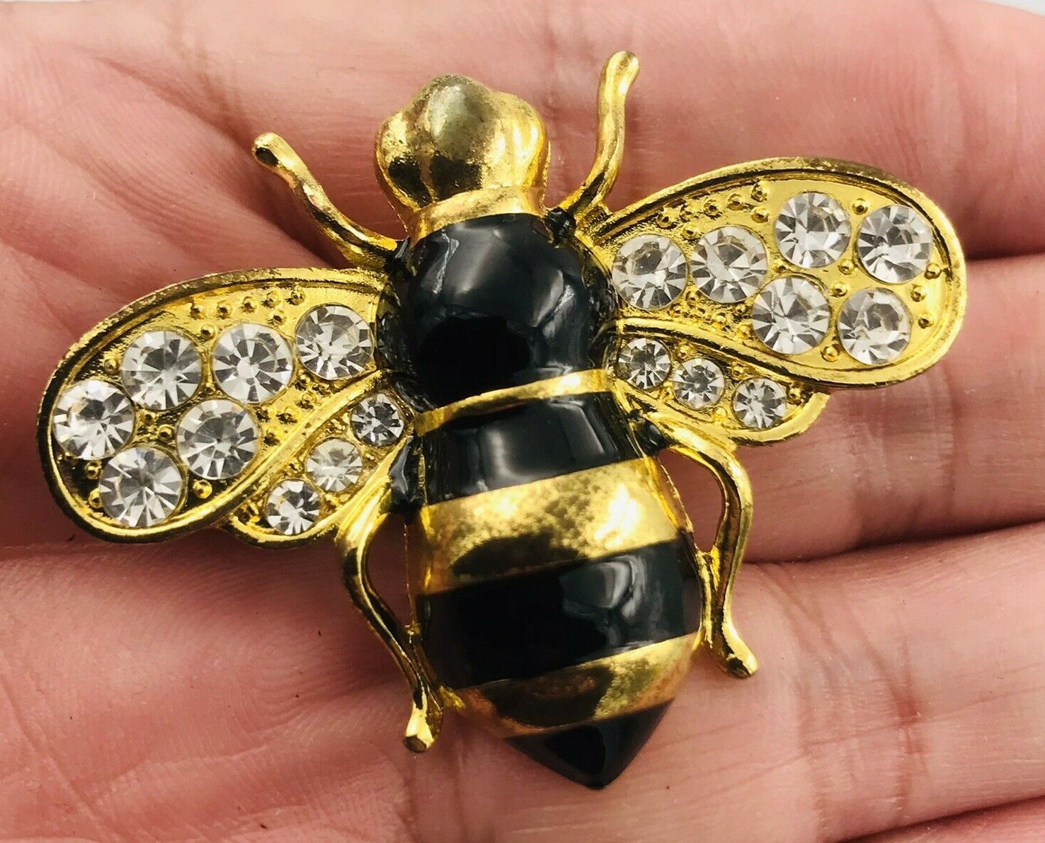 New Izzy & Liv Bumble Bee Brooch Pin Rumble With The Bee w/ Pouch 1.5″ x 2″