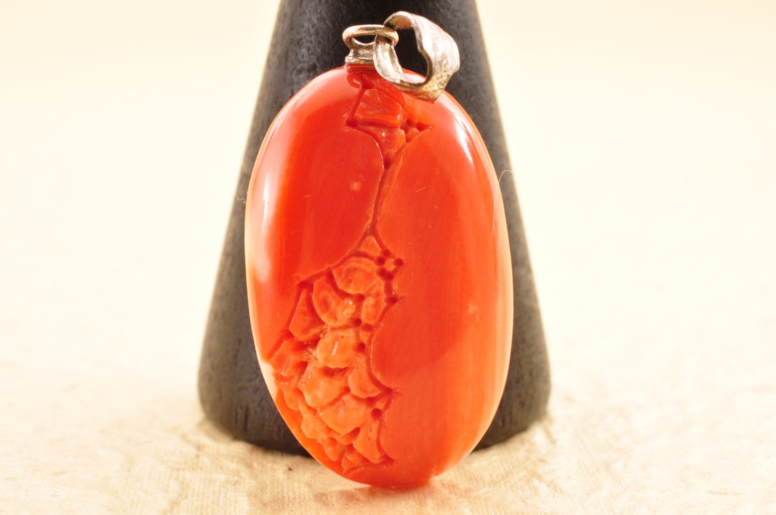 With Certification, red coral pendant top ( 25mm(0.98in) 17.0ct) Flower Pattern.