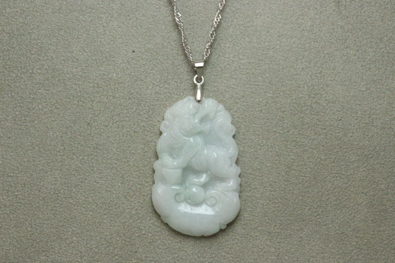 Natural White green A Jadeite jade Hand-Carved tiger (Chinese Zodiac) Pendant