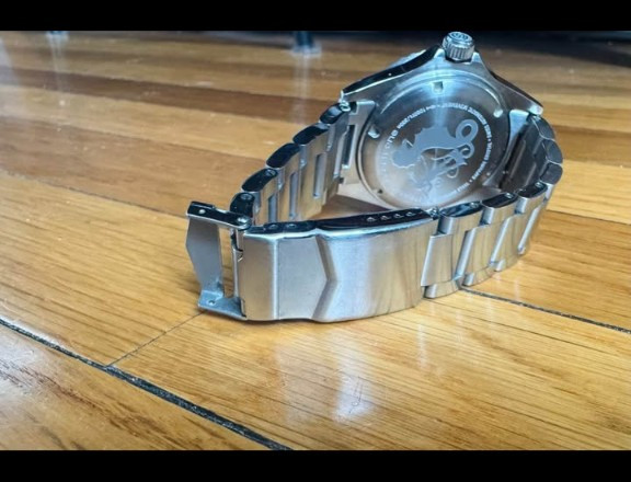 Steinhart Ocean One Vintage Red 42mm Swiss Automatic Men’s Diver Watch 103-0657