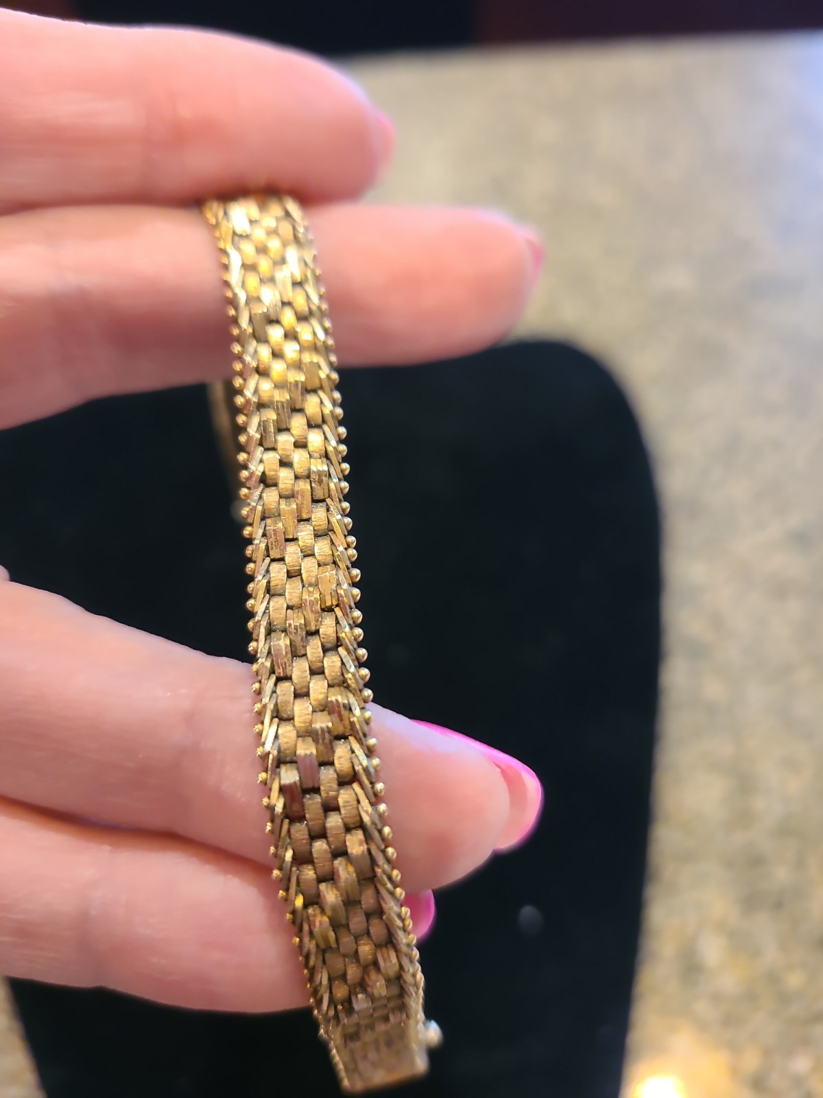 Bracelet in 14kt weave design. Imperial Gold. USA. 8 in w clasp. 22.69 g. 9mm