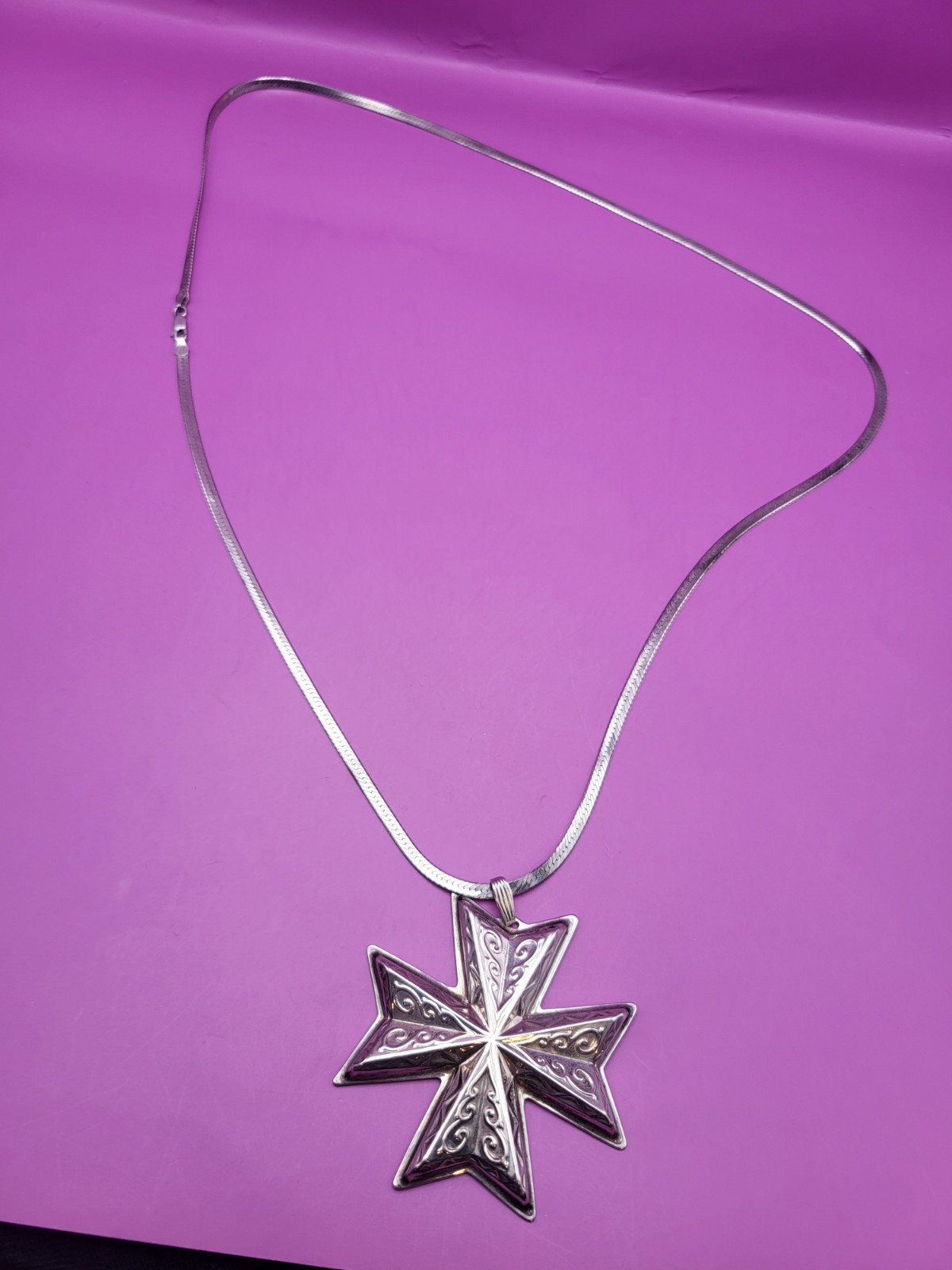 925 Sterling Silver Cross Reed and Barton 1977 Charm Necklace Approx 30″ Apx 32g
