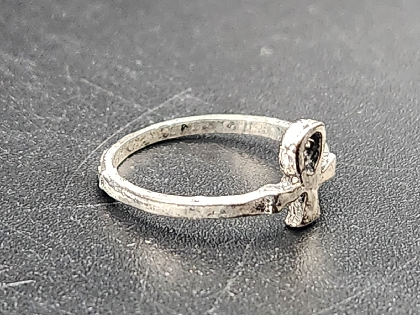 #0297 – Silver Tone Ankh Ring Size 3 Egyptian Cross Symbol Minimalist Band