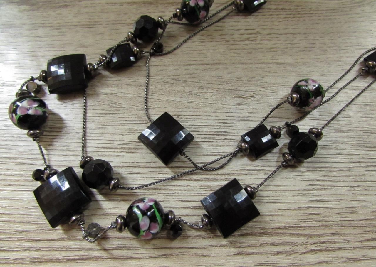 Multi-Strand Black Beaded Necklace Square Round Beads w/ Floral Pattern 20″