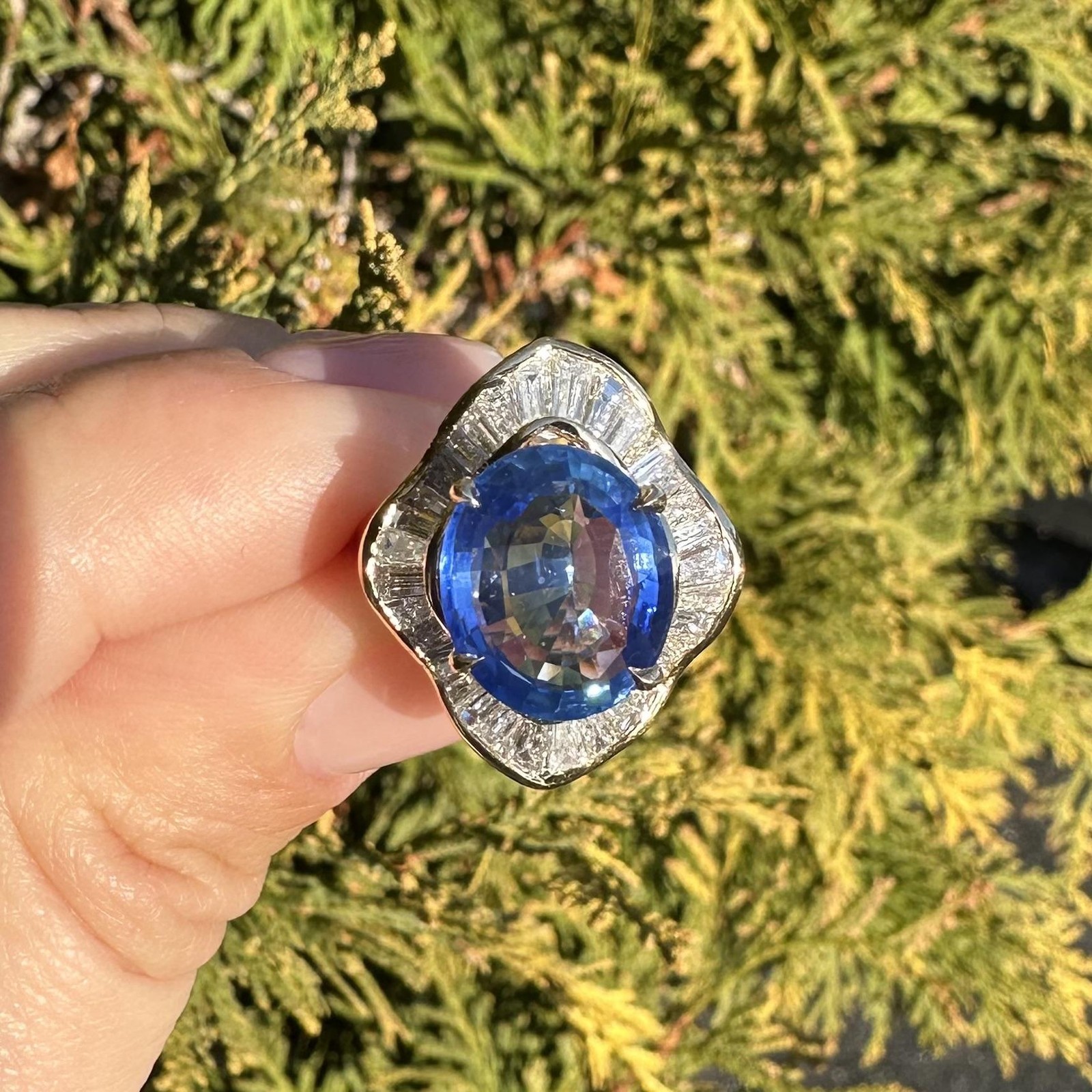 18k Yellow Gold 7.83ct GIA Large Oval Sapphire & Baguette Diamond Ballerina Ring