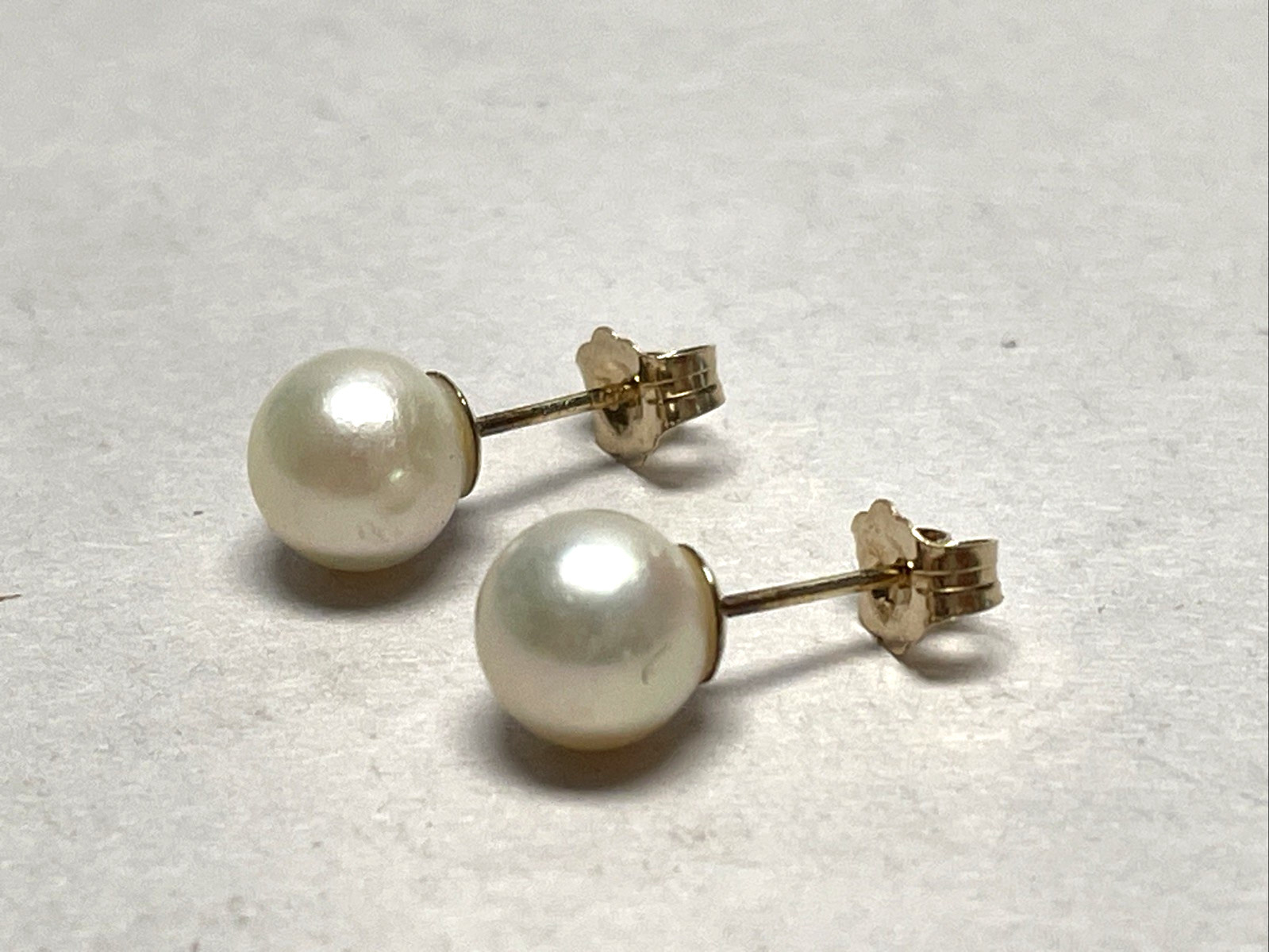 14K Yellow Gold Cultured Akoya Pearl Stud Earrings 6.9mm Classic 1.2g Vintage