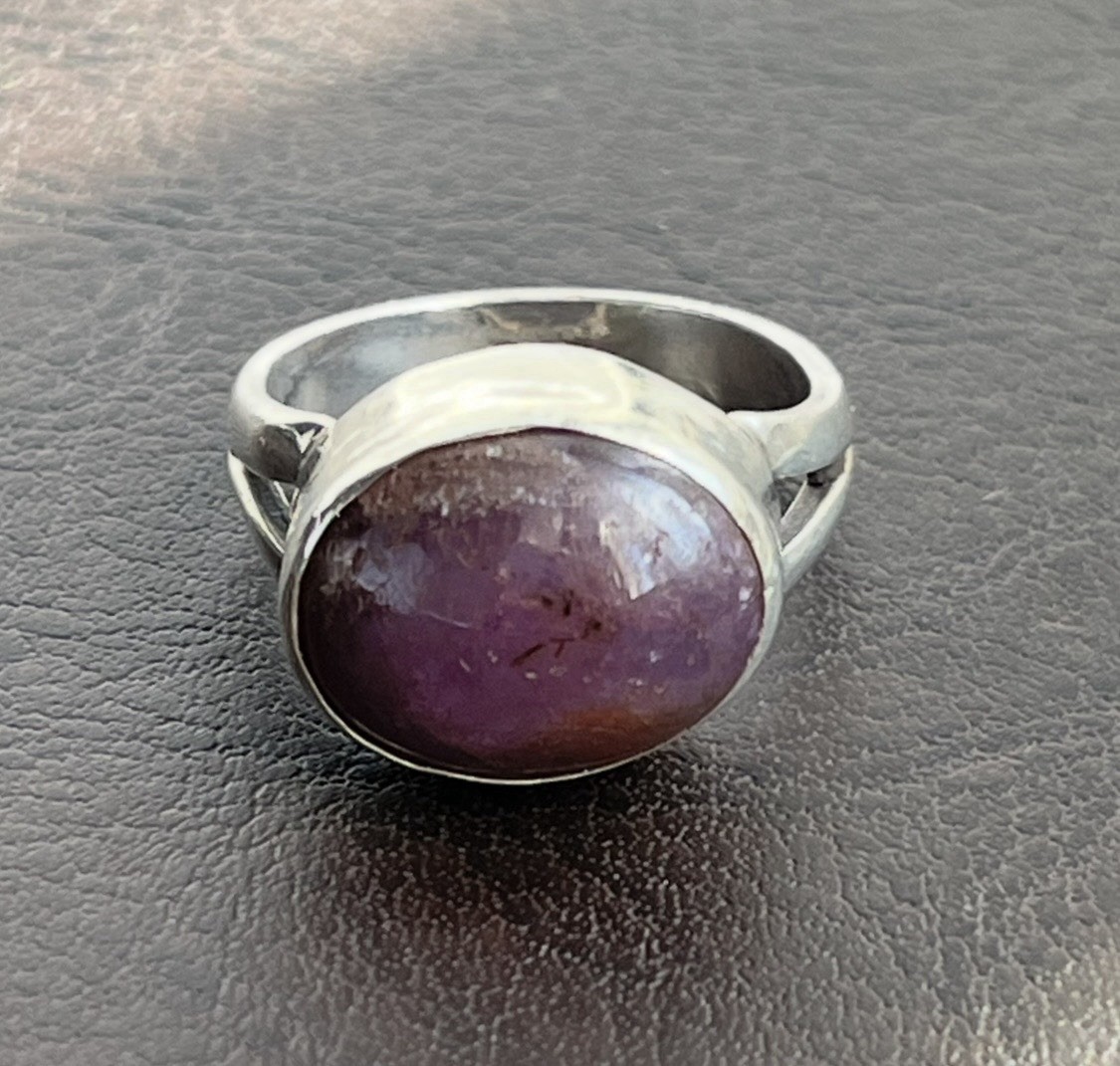 Vintage 925 Sterling Silver Natural Plum Star Sapphire Split Shank Ring 8.25