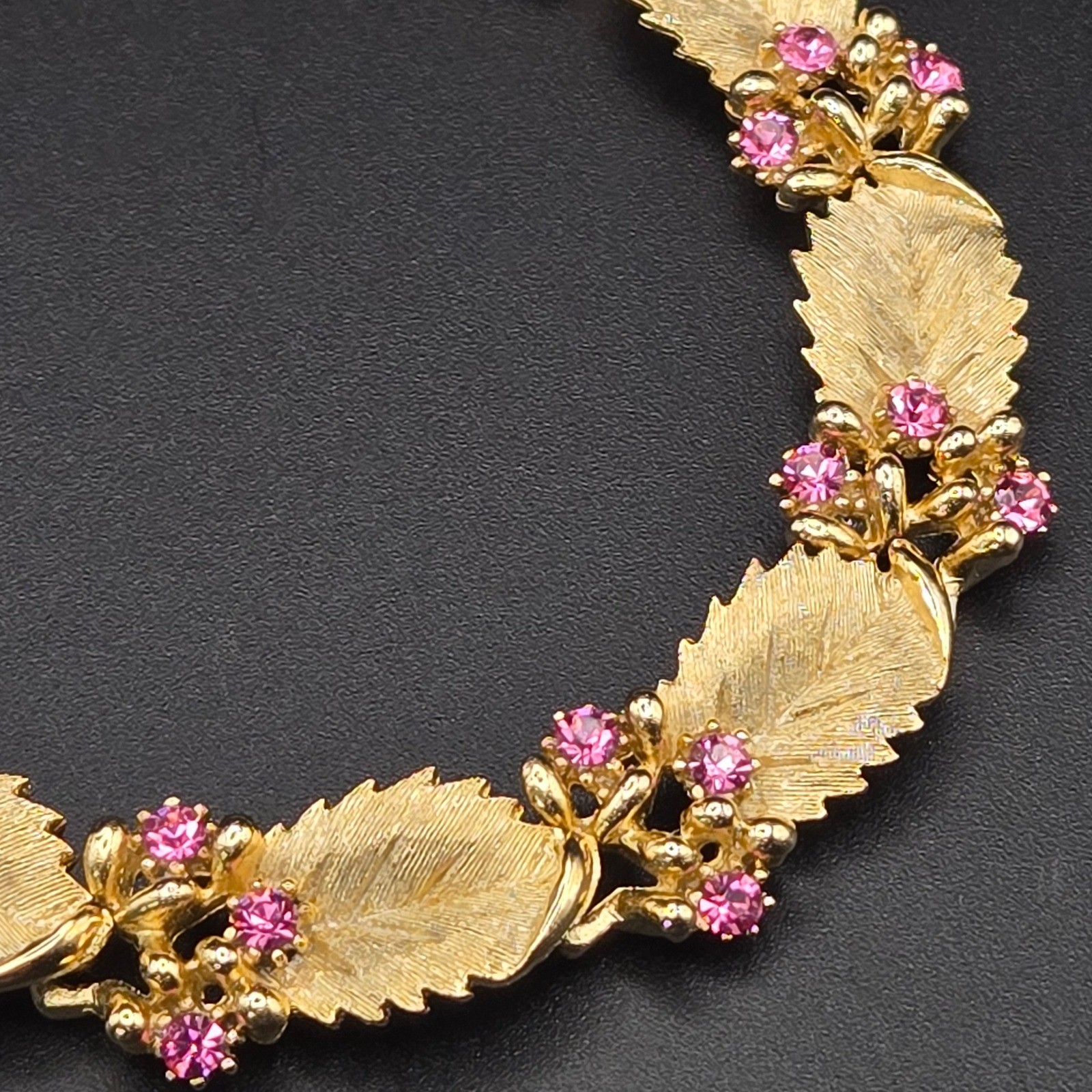 Vintage Gold Tone Pink Rhinestone Leaf Berry Collar Necklace Adjustable 15 Inch
