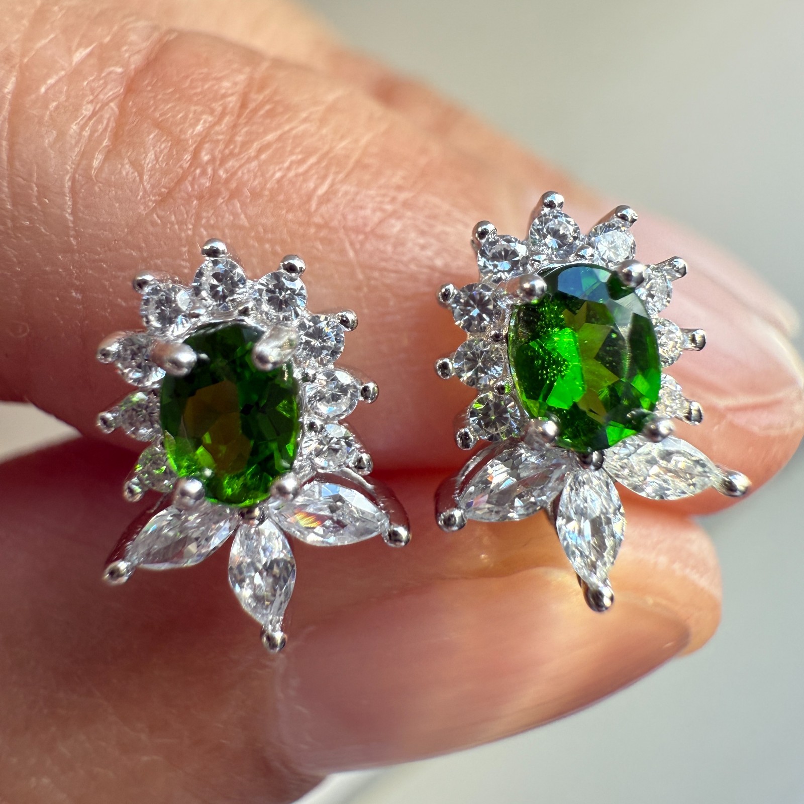 925 Sterling Silver Earrings 4x3mm Natural Diopside Gemstone Zircon Flower Stud