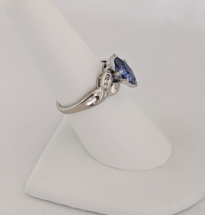 Sapphire & Diamond 10K Gold 3.1 Grams Retail Price $1499 Make Me An Offer!