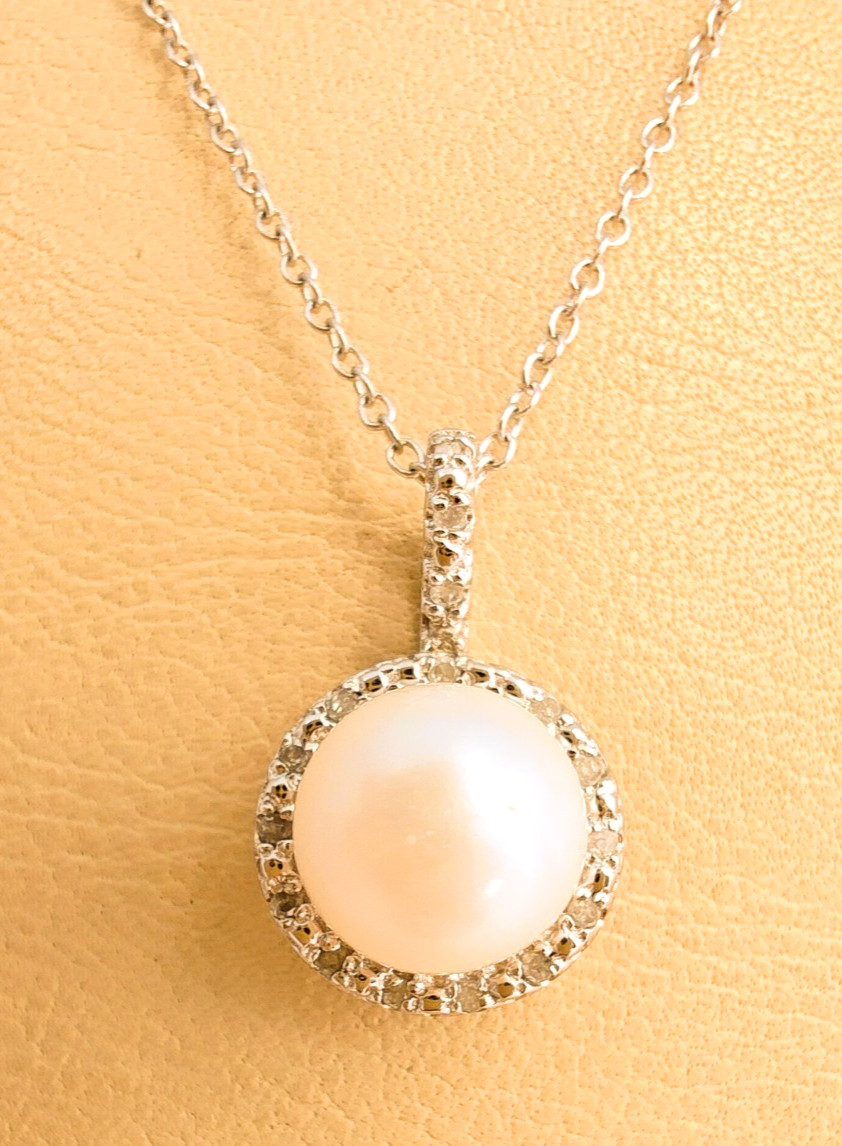 925 Silver Pearl & Genuine Diamond Pendant Necklace • 8mm • 18″ Chain • 2.80g