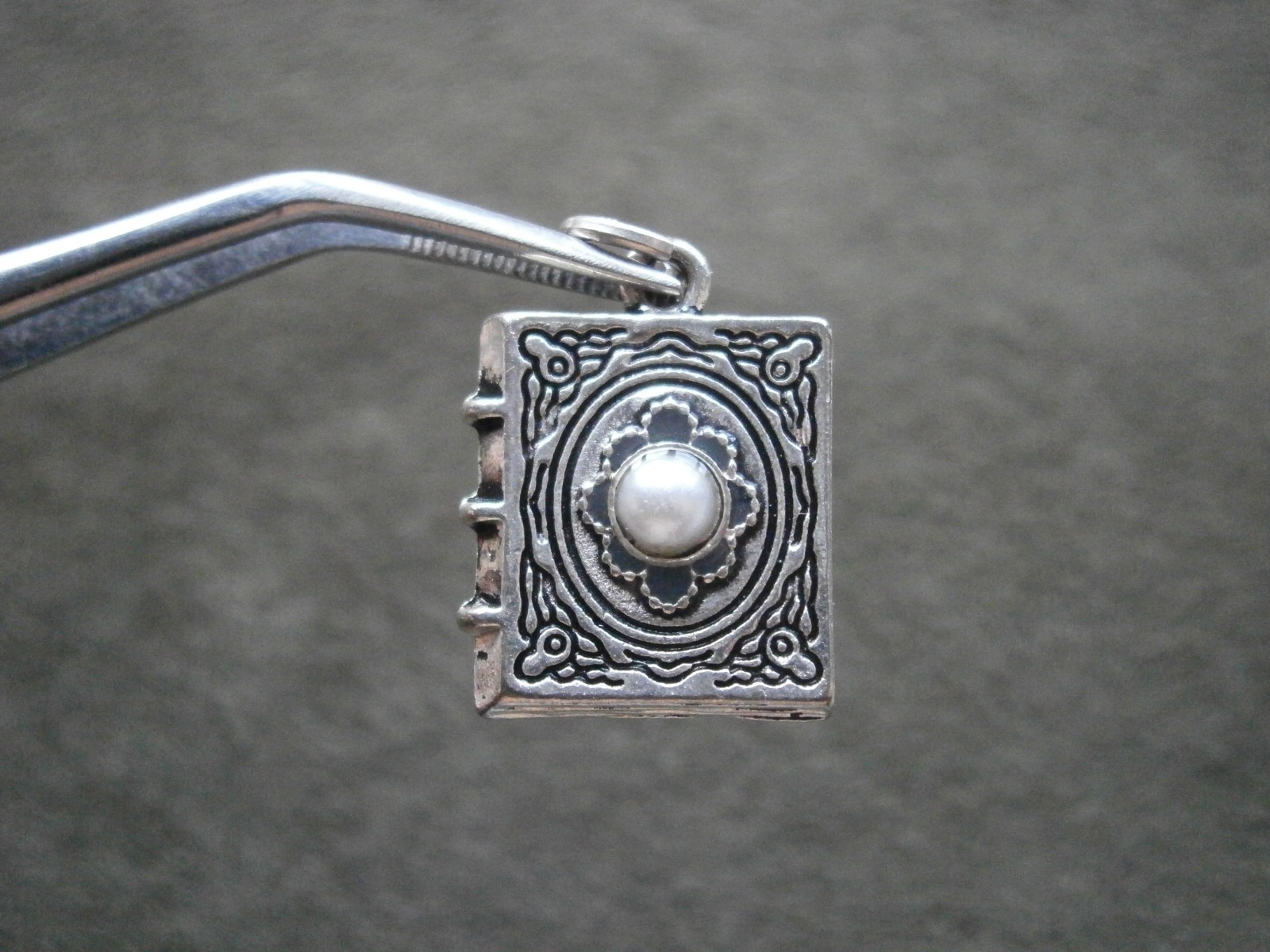 Oranate Book Vintage Silvertone Faux Pearl Bracelet Charm Pendant 3.0g