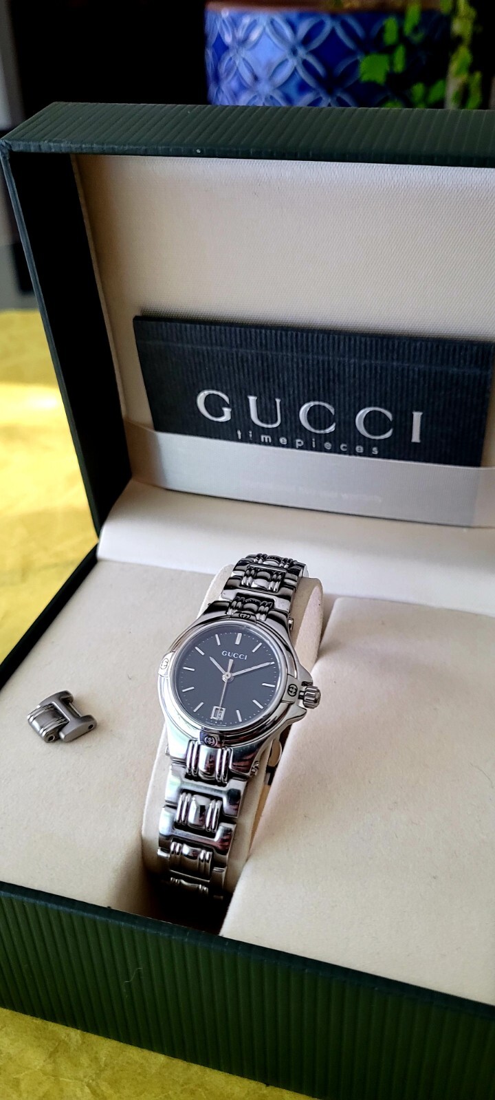 Gucci 9040L Ladys💃Authentic,Near Mint,Scratch Free Crystal,Absolutely Beautiful