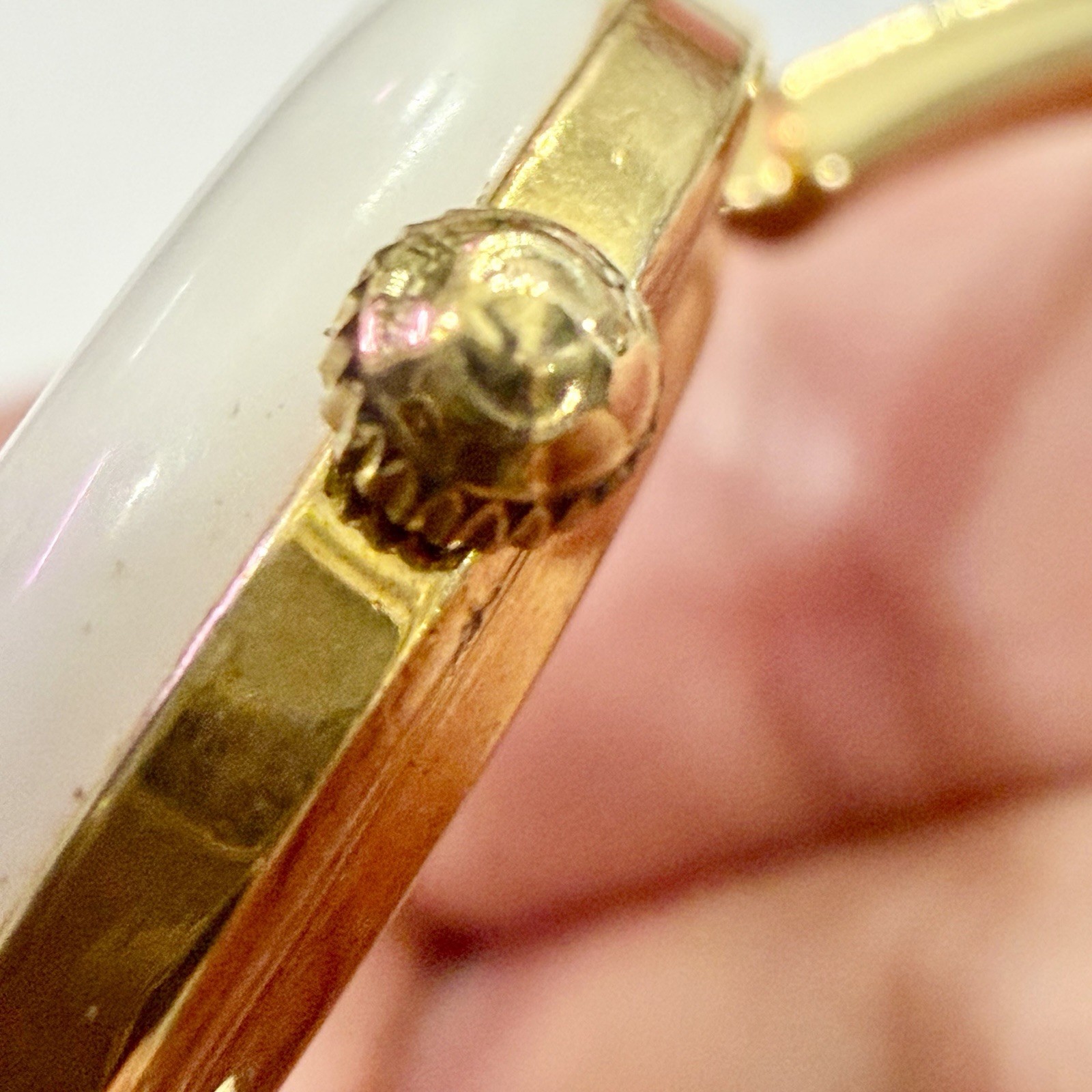Gucci Change Bezel 1100 Gold 26mm White Dial / Bezel Quartz Women’s Watch RUNS!