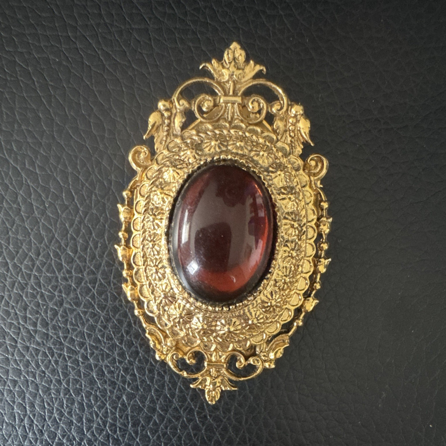 Gold Tone Ornate Oval Brooch Pin w/ Red Oval Cabochon Bezel Set Metal