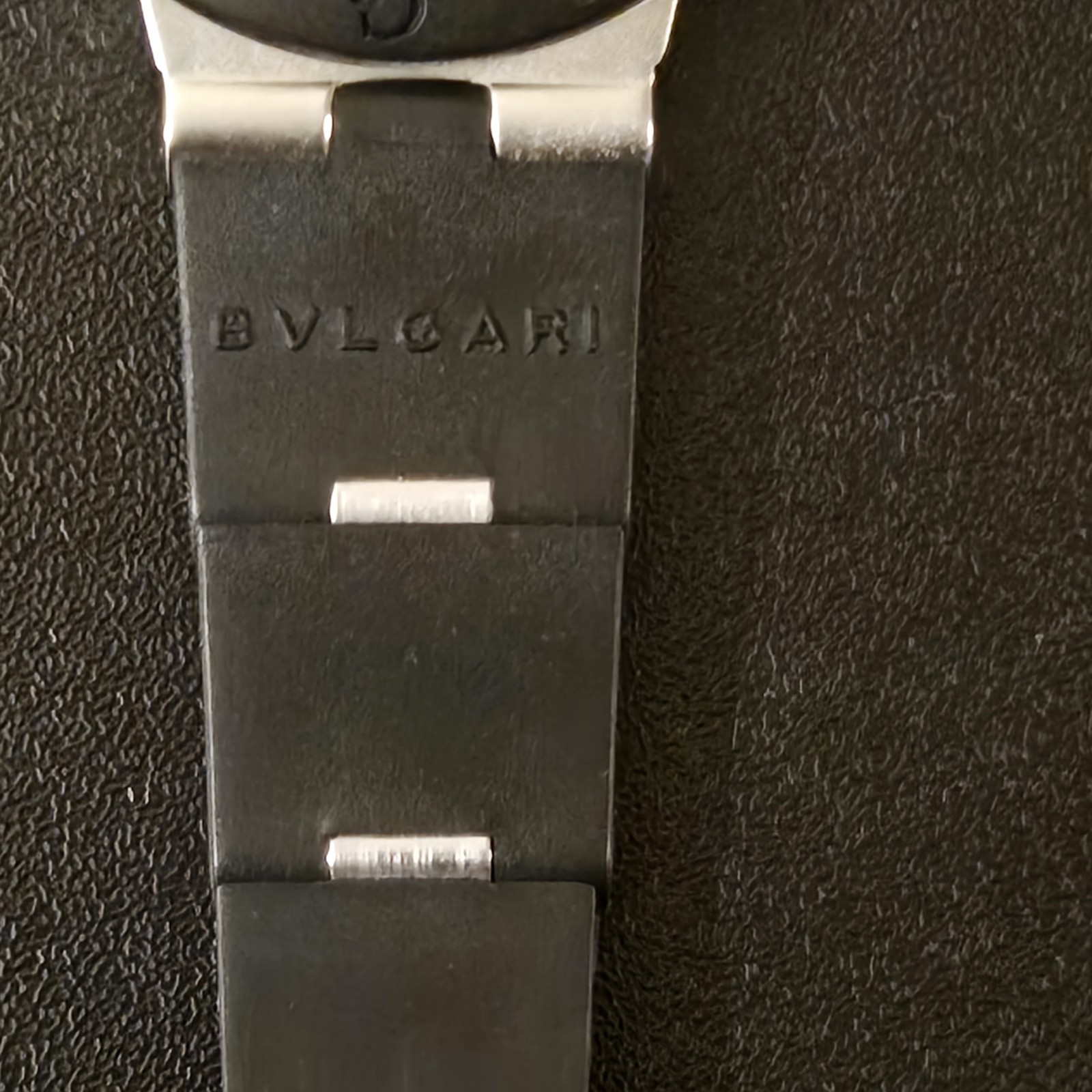 Bulgari Aluminium Al38a L3276 Men’s Watch 34mm black dial, white baton numerals