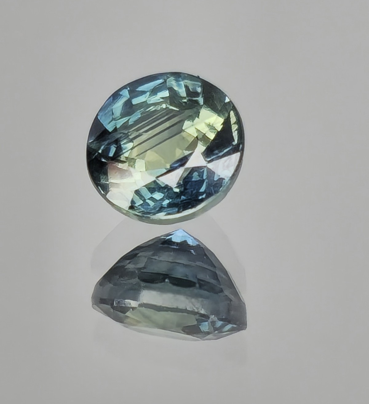 Australian Sapphire Parti Gem Round Unheated Queensland Natural 0.30 Crt ✨️