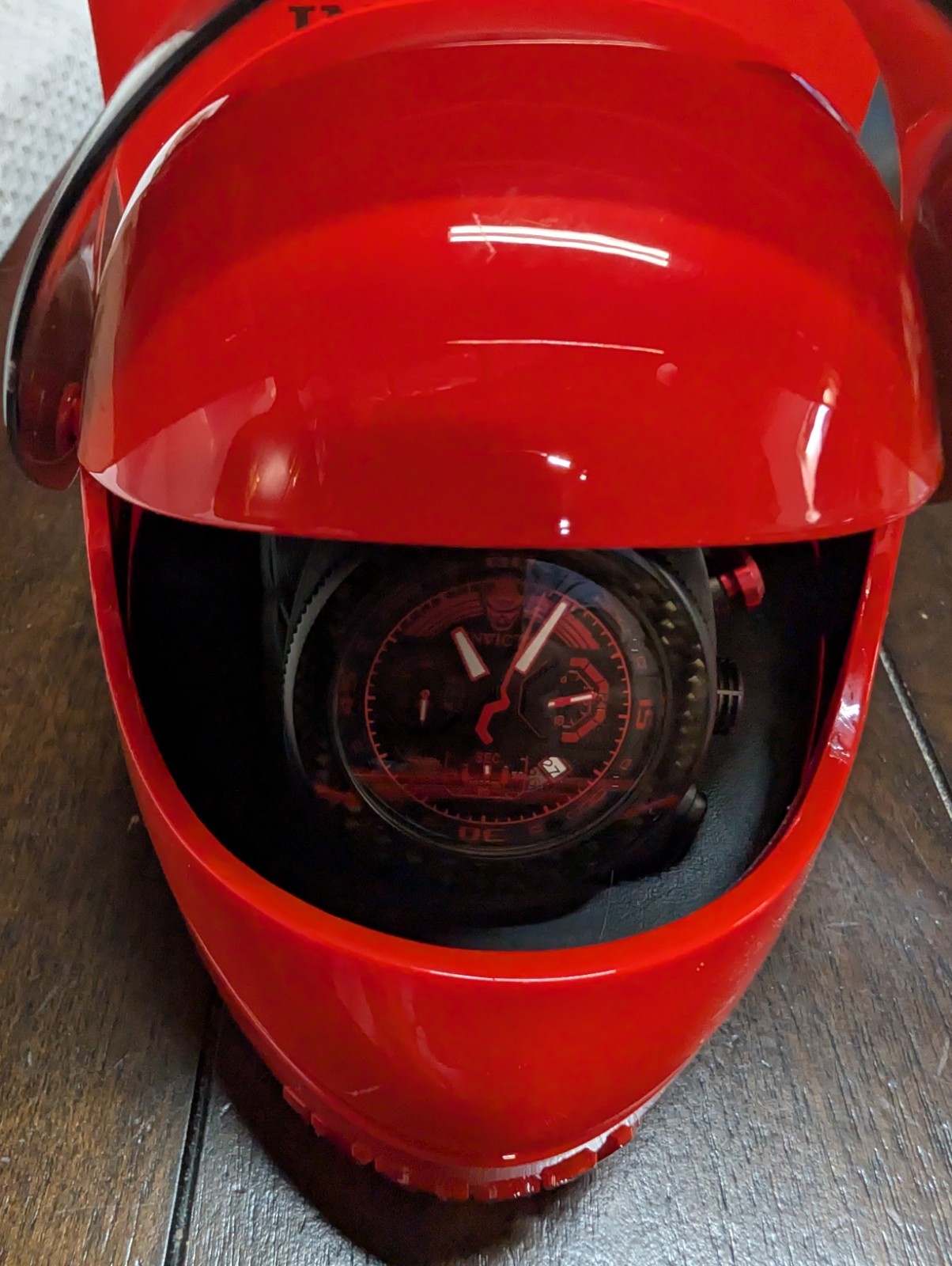 48mm Red & Black Carbon Fiber | HYDROMAX | Chrono Invicta Watch +Red Helmet Case