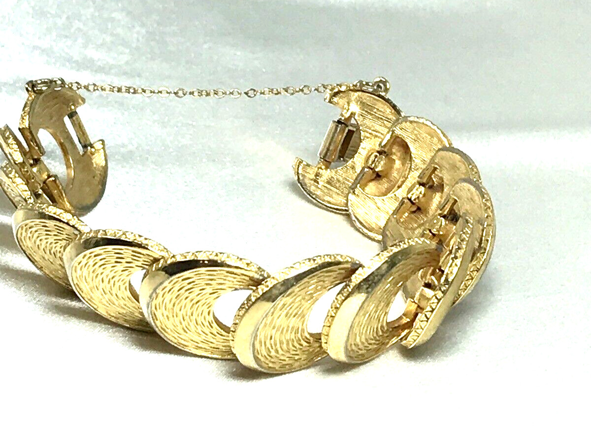 Vintage Estate Textured Chain Link Bracelet with Safety Chain