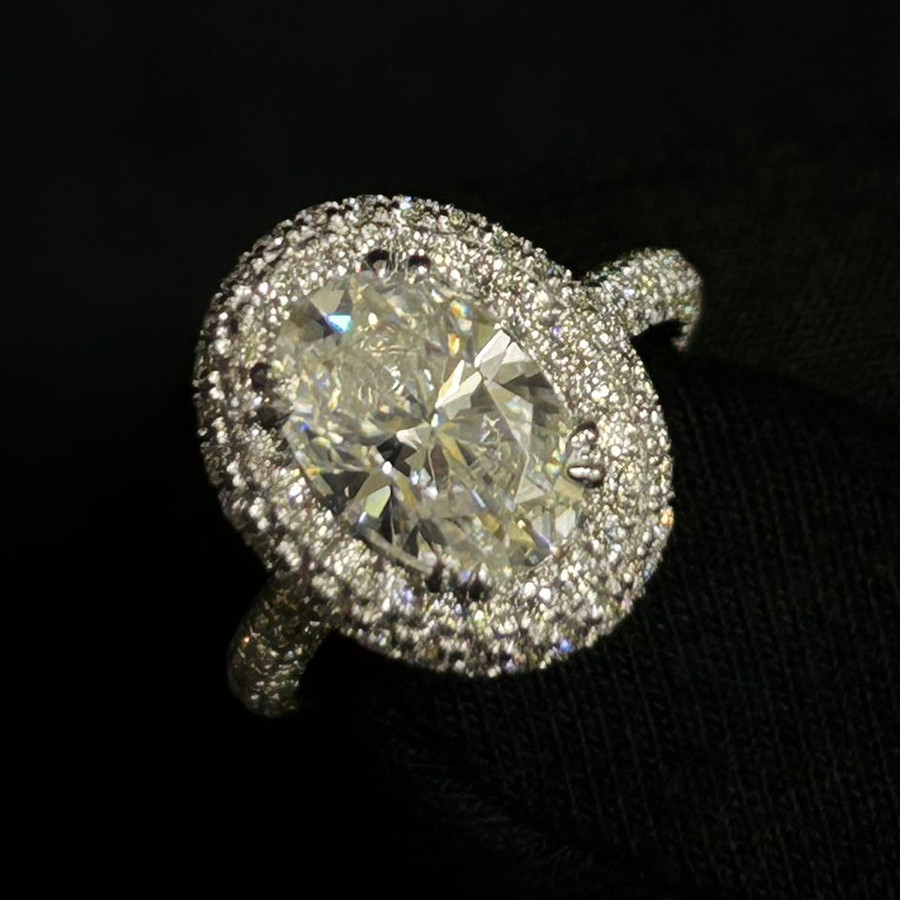 DEFECTIVE without packaging 230TCW Oval Cut Moissanite Halo Proposal Eng G3D