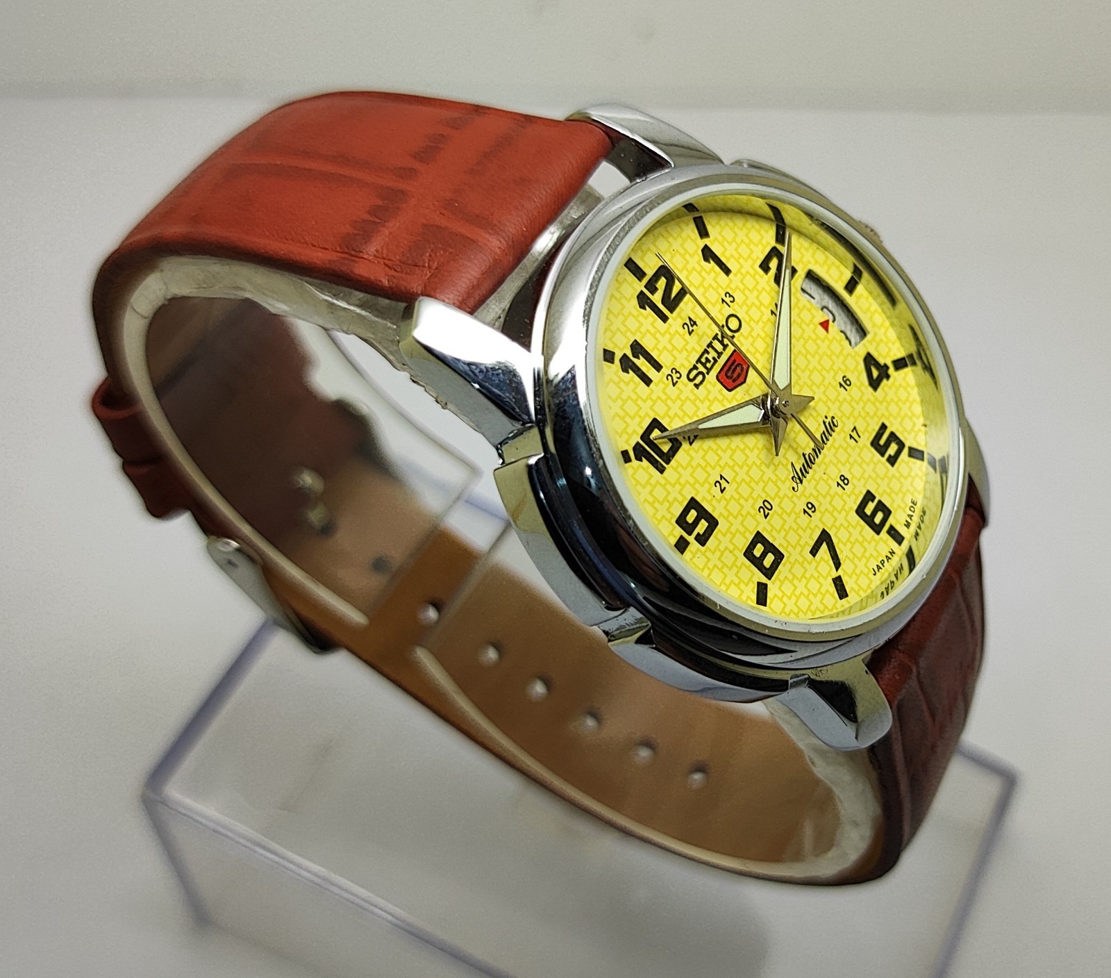 Refurbished Automatic Men’s Watch Day Date | Classic Vintage Style Leather Strap