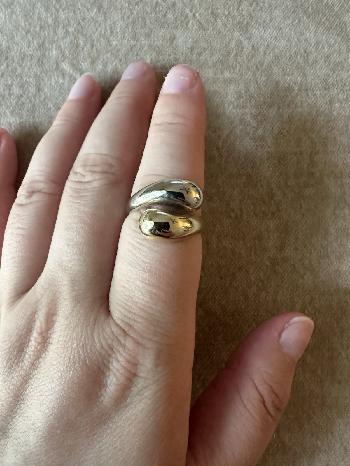 1 Week Melt Sale – Vintage 14K Two Tone YG And WG Yin Yang Ring, Sizeable 9.5