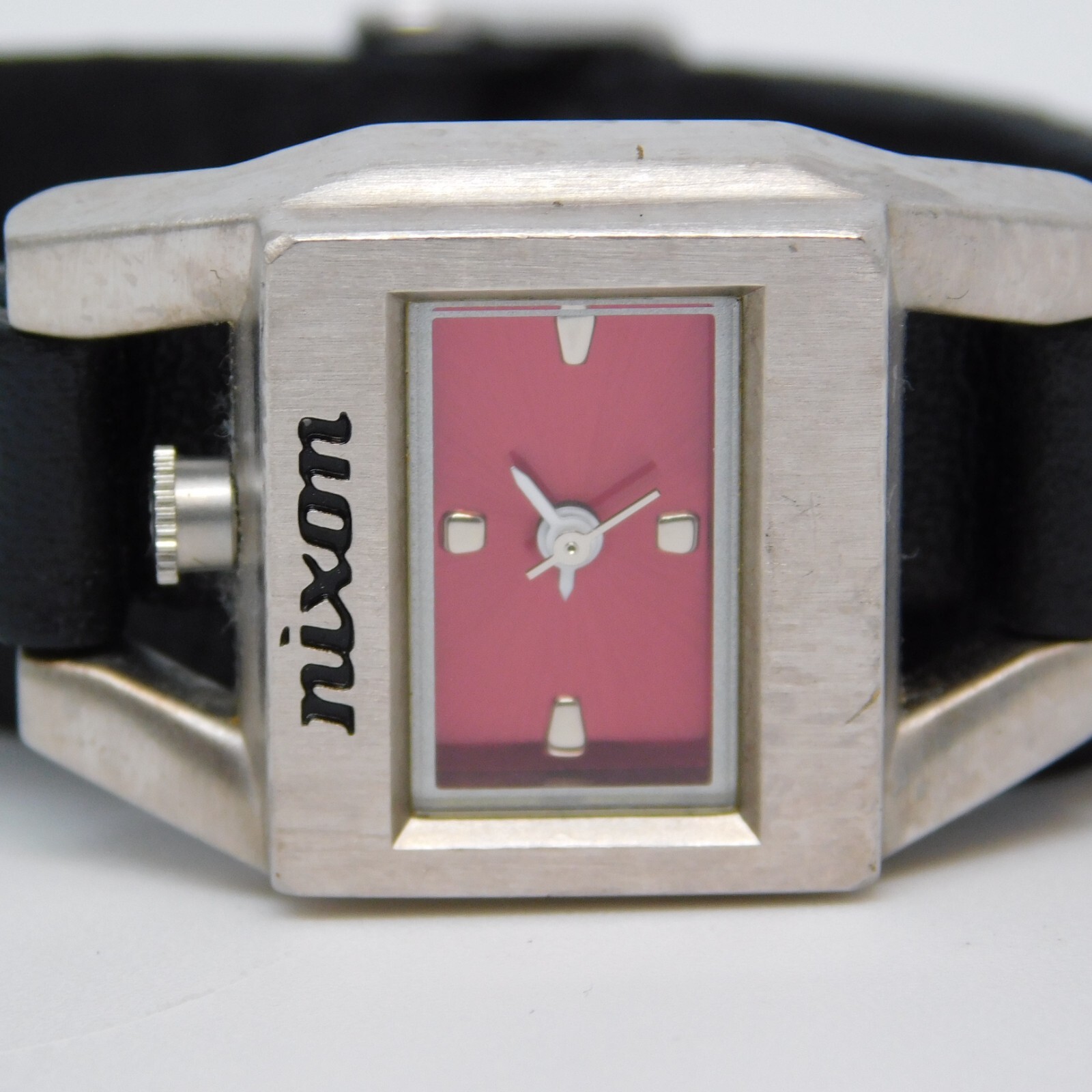 nixon “DOUBLE TROUBLE” “THE DOUBLE WRAP VIXON” Quartz Women’s Watch New Battery