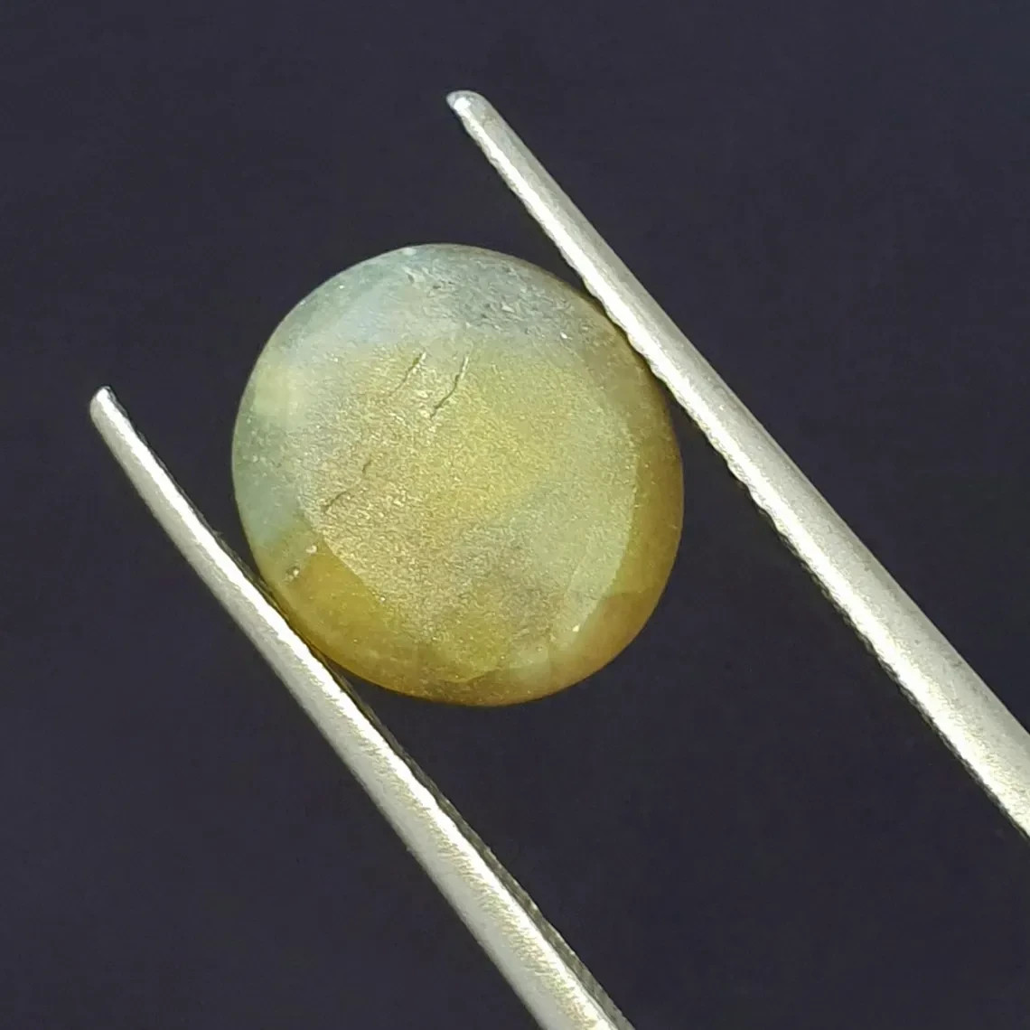 8.25 ct Sri Lankan Milk and Honey Chrysoberyl Cat’s Eye Unheated gemstone