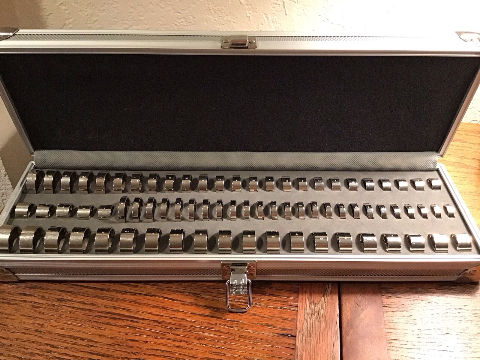 RING SIZE Measuring Set Complete 75 Pieces Protective Box 1/2 Size Increments