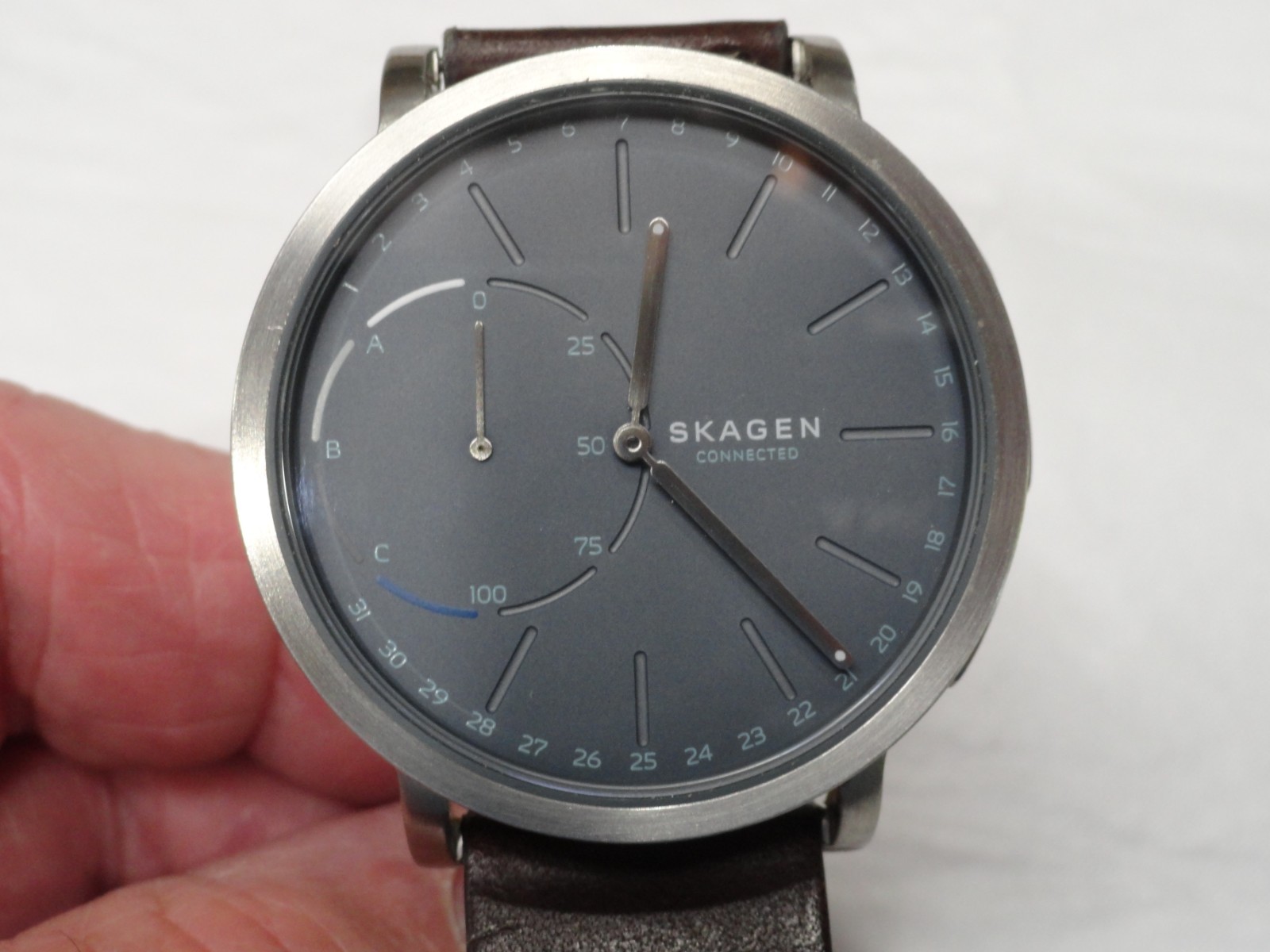 Skagen Connected Men’s Hagen, Leather Hybrid Smartwatch SKT1104 NICE..
