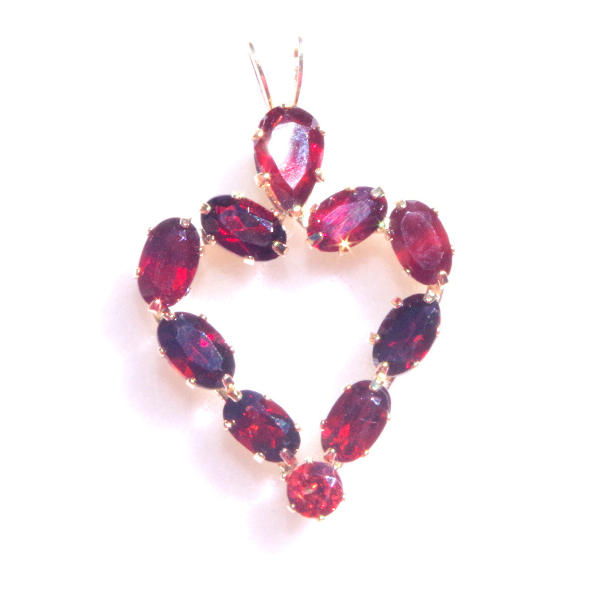 VINTAGE 10K GORGEOUS LARGE 26 MM OVAL MOSAMBIQUE GARNET FANCY HEART PENDENT