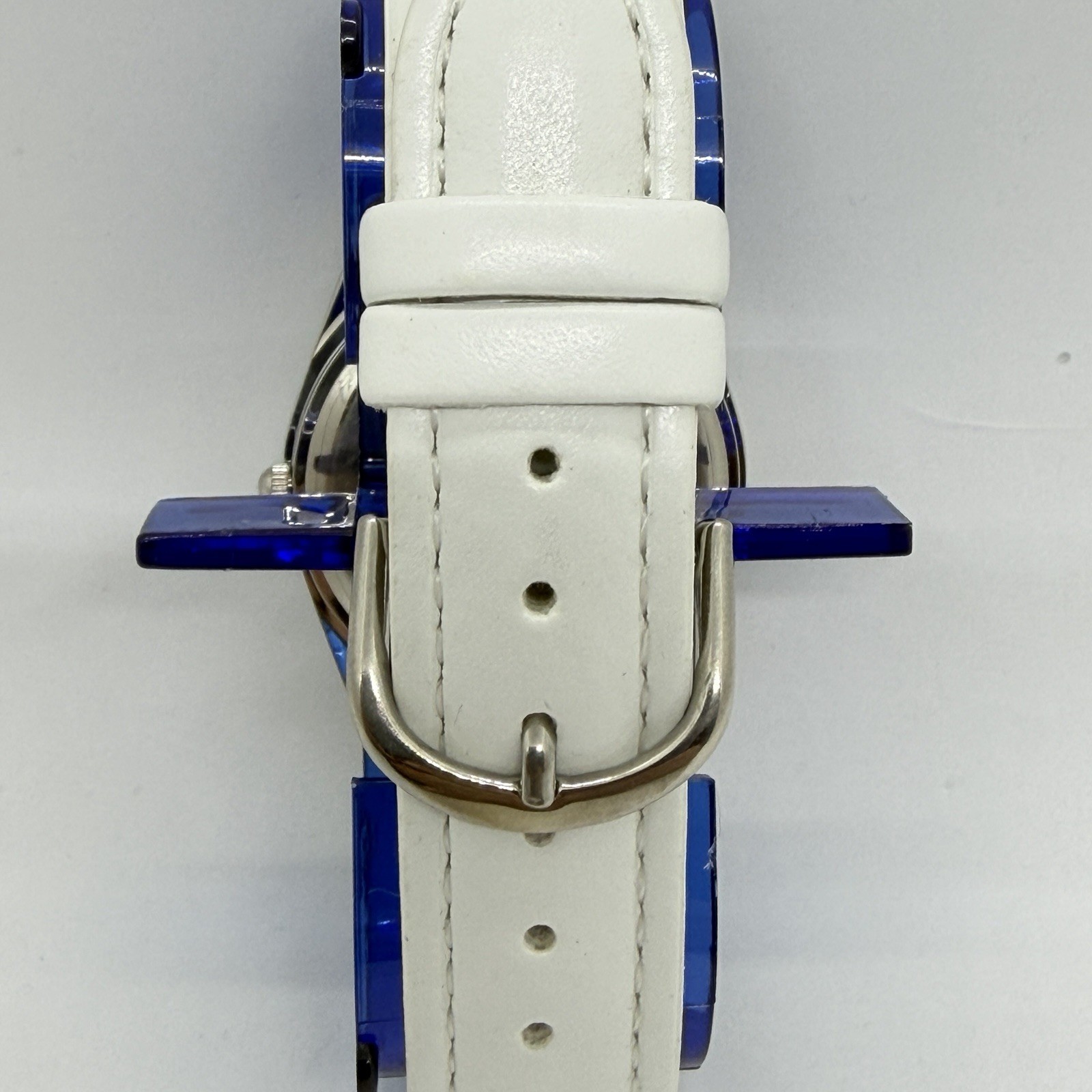 Nurse Mates symbols women’s nurse watch water-resistant leather strap – White