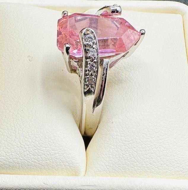 Premier Paradise Pink Ice LG Stones Ring, Silver Tone Setting/Band Size 7