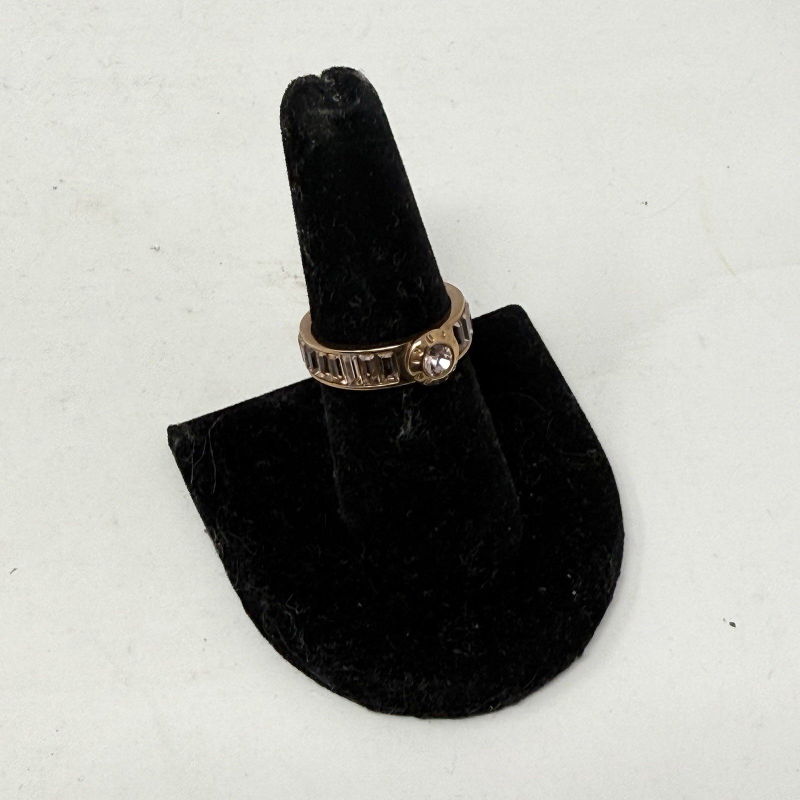 Henri Bendel Rose Gold Rivet Logo Crystal Channel Set Ring Size 6.5 Baguette