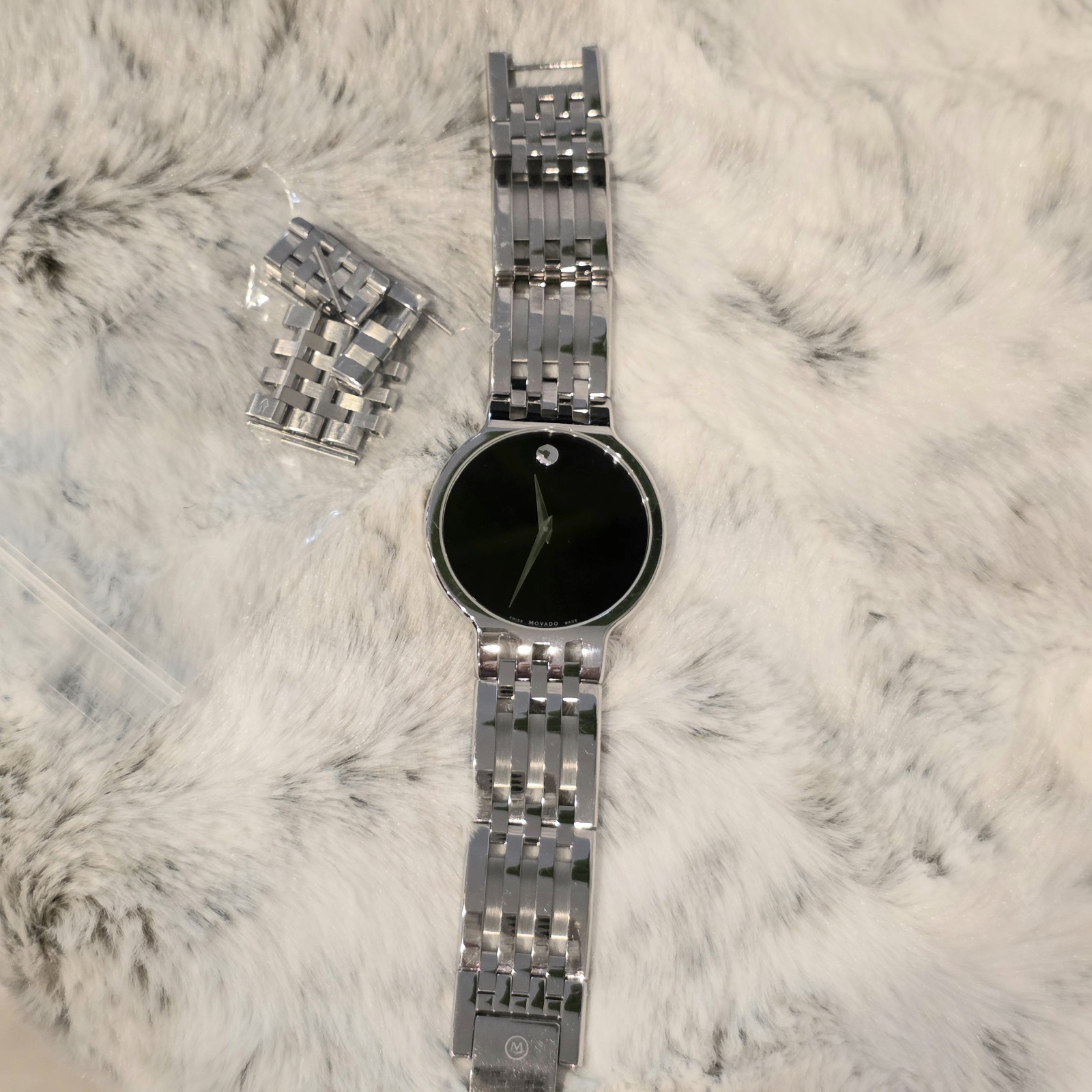 Movado Swiss Made Stainless Steel Black Dial Sapphire Crystal Men Women Watch