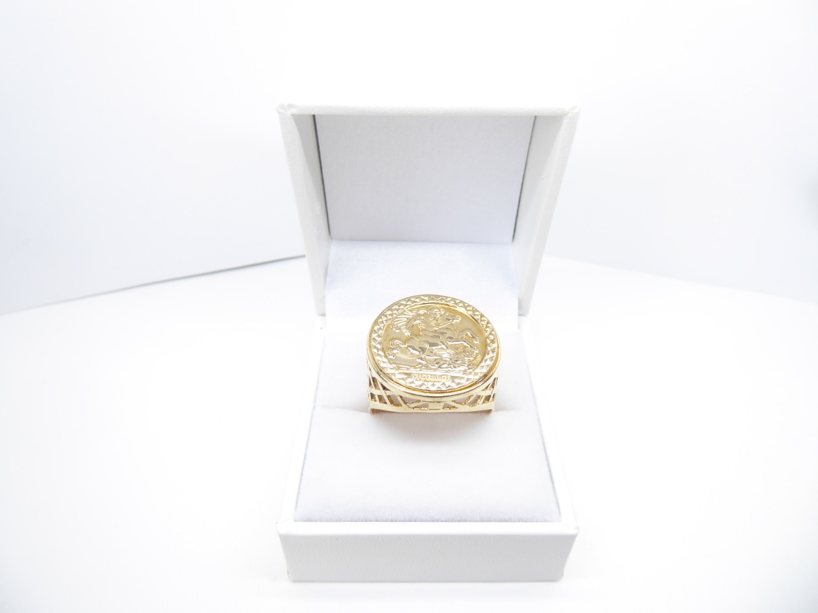9ct Gold Signet Ring George & the Dragon Disc 5.3grams Hallmarked size U 1/2 Box