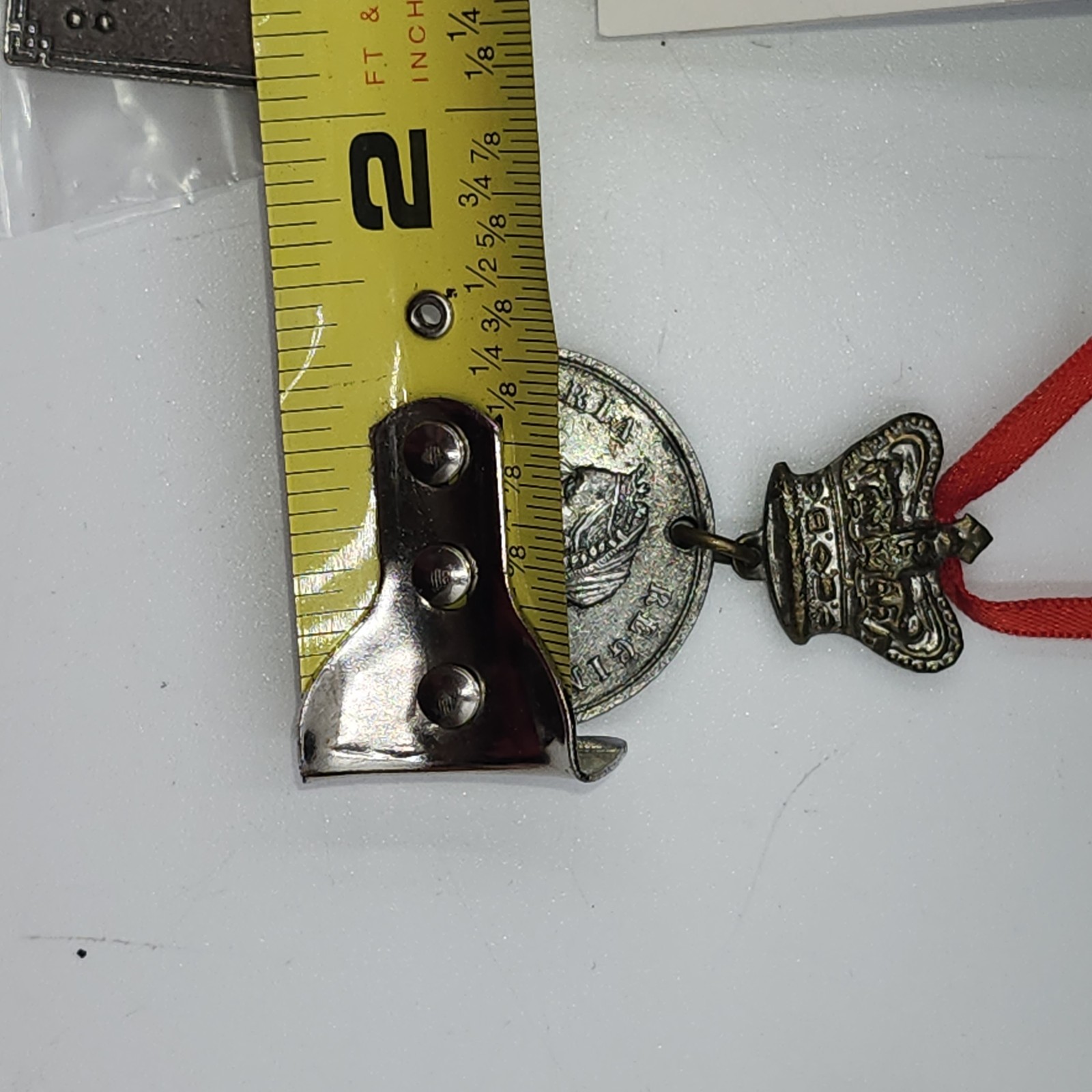 1837-1897 Queen Victoria Diamond Jubilee commemorative medallion crown pin