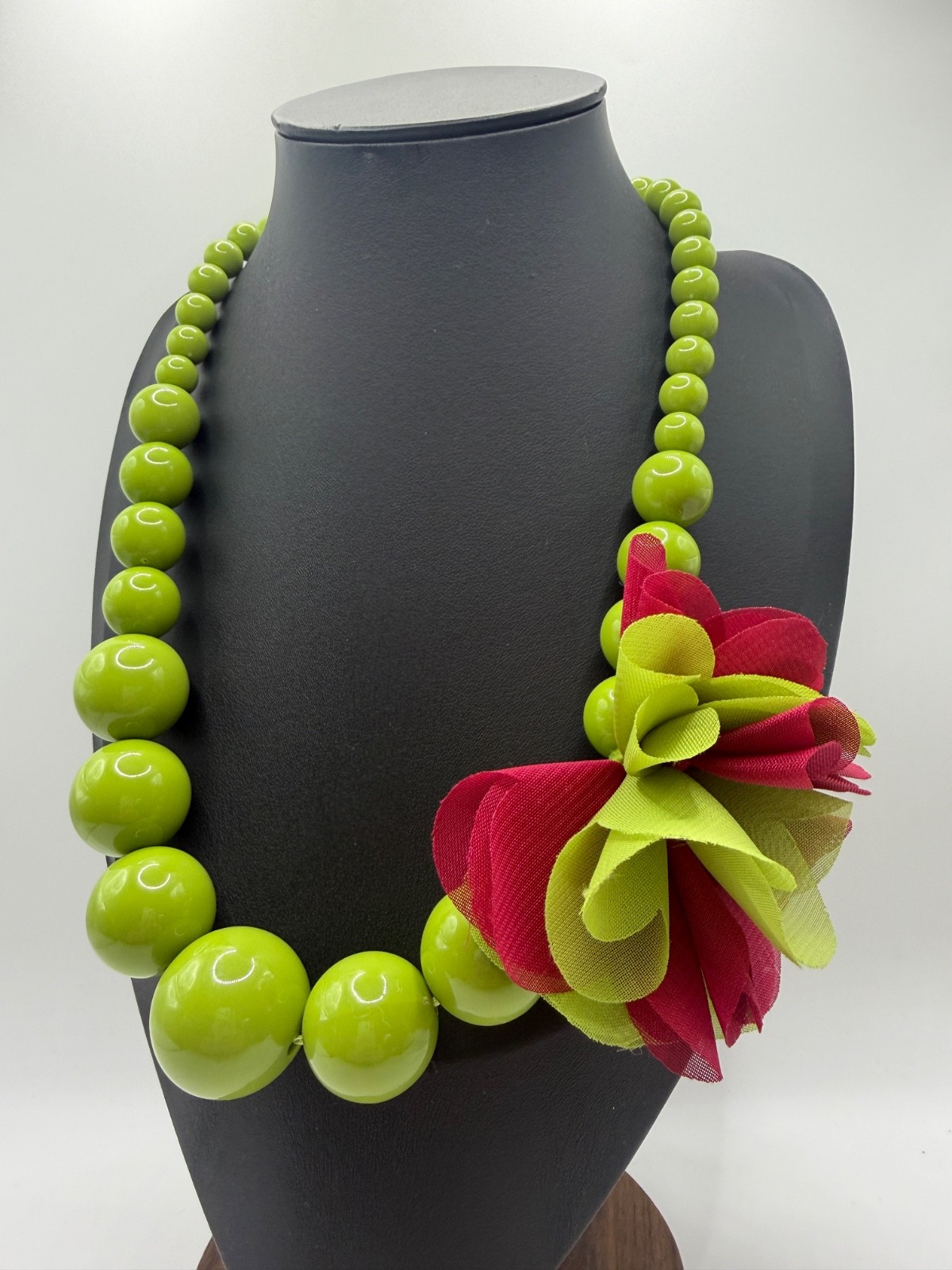 Lime Green Statement Necklace Chunky Graduated Beads Flower Accent Dopamine 21″