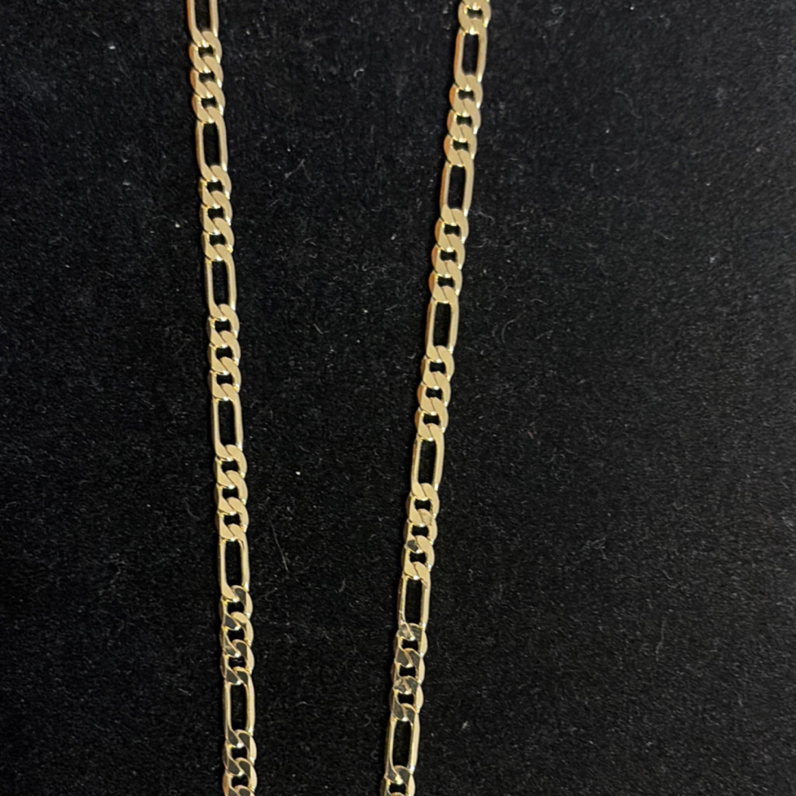 “750” (18K) Gold Italian 24” Figaro Chain Necklace – 24in – Weight 11.6g