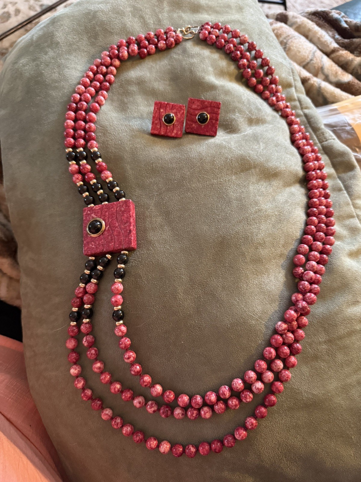 Vintage Hackmanite Necklace Earrings Multi Strand Side Pendant Hook Clasp
