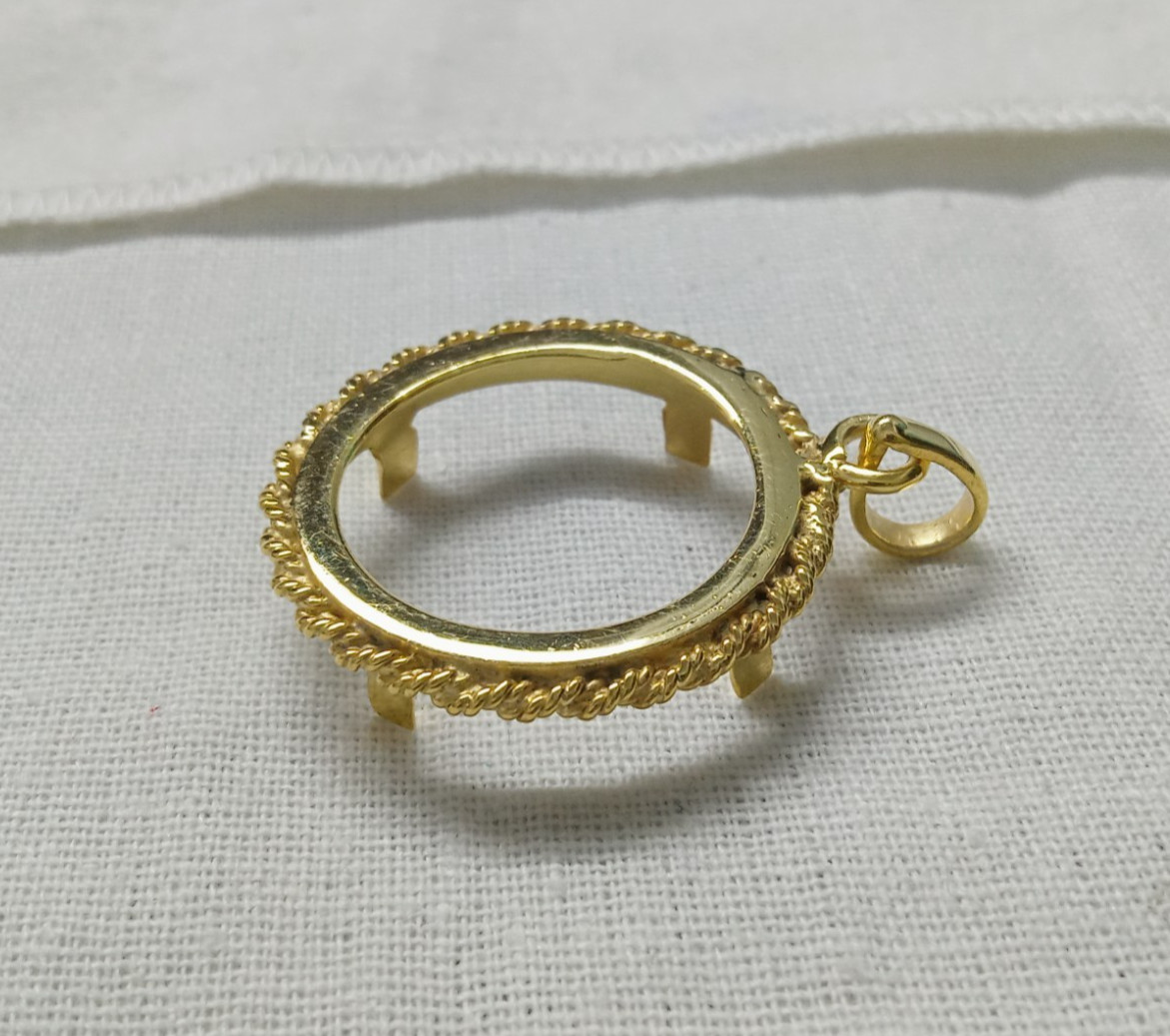 Gold Spiral Chain Twisted Rope Bezel Prong Setting Coin Holder, Chunky Chain