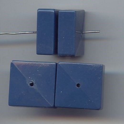12 VINTAGE OPAQUE BLUE ACRYLIC 19mm. SMOOTH SQUARE SPACER BEADS 6599