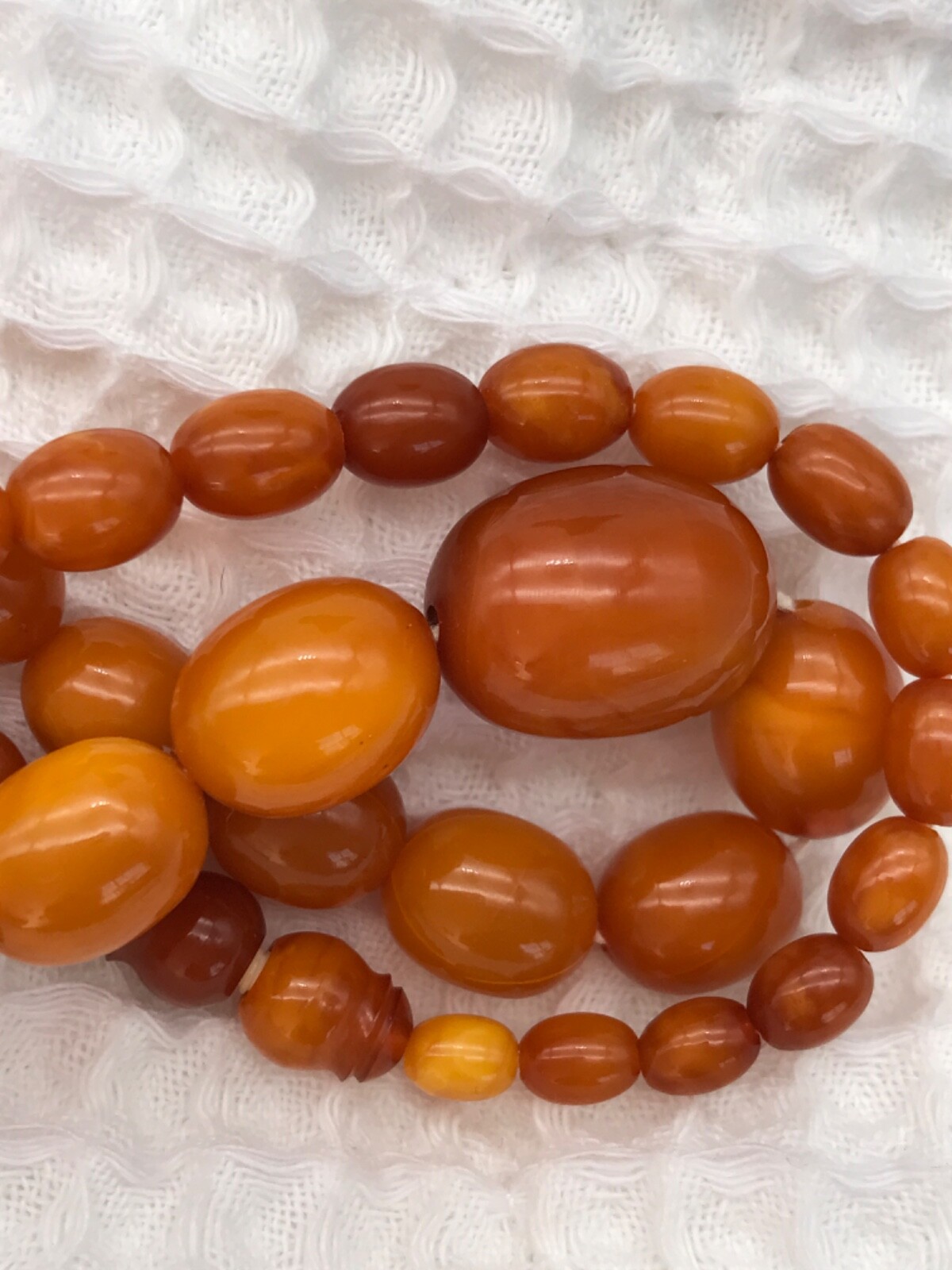 Vintage BUTTERSCOTCH BALTIC AMBER NECKLACE 26″ graduated beads 27g – Exquisite!