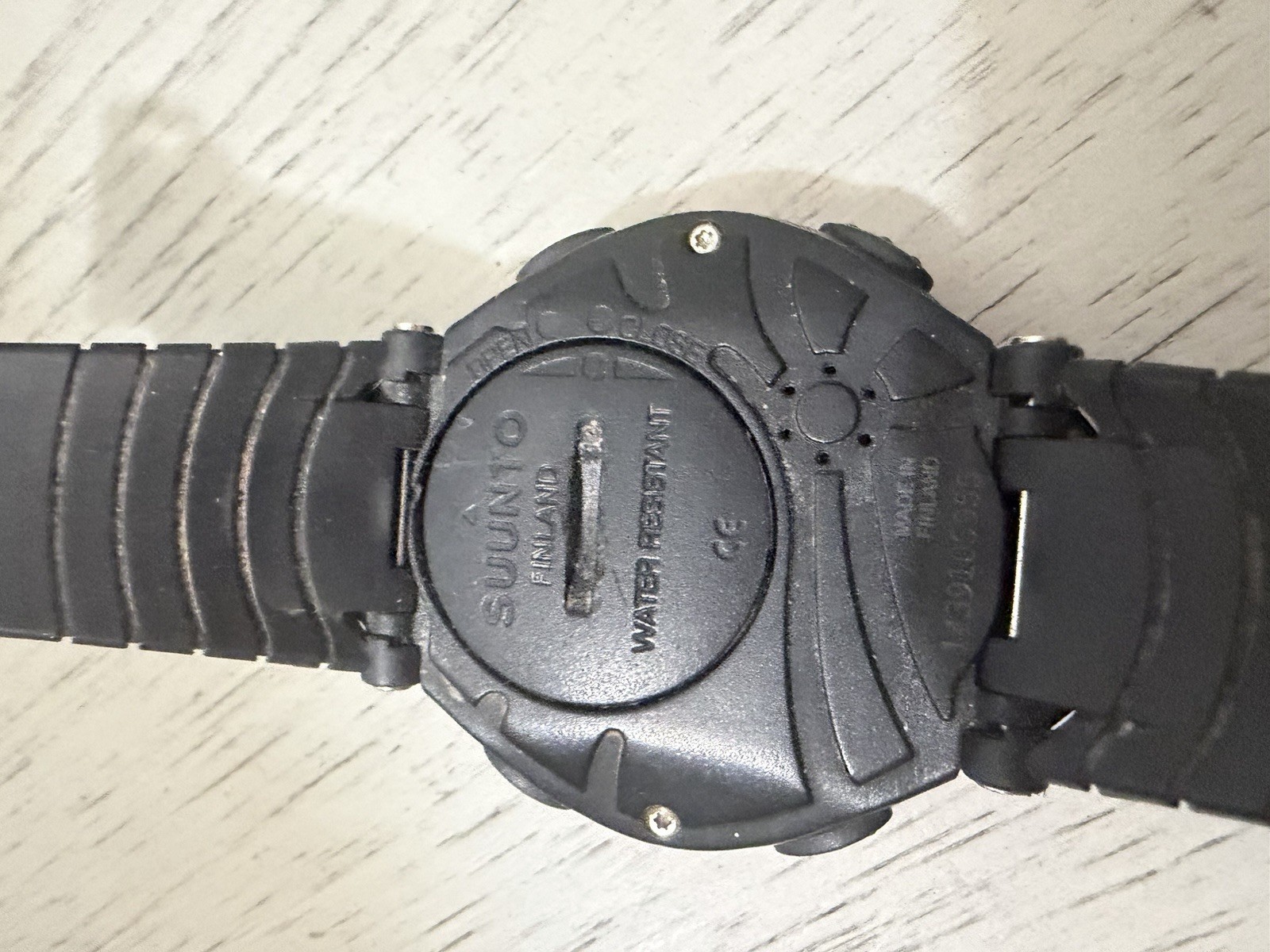 Suunto Vector New Battery Mens Digital Watch 51MM 8.5″ Black And Red Finland