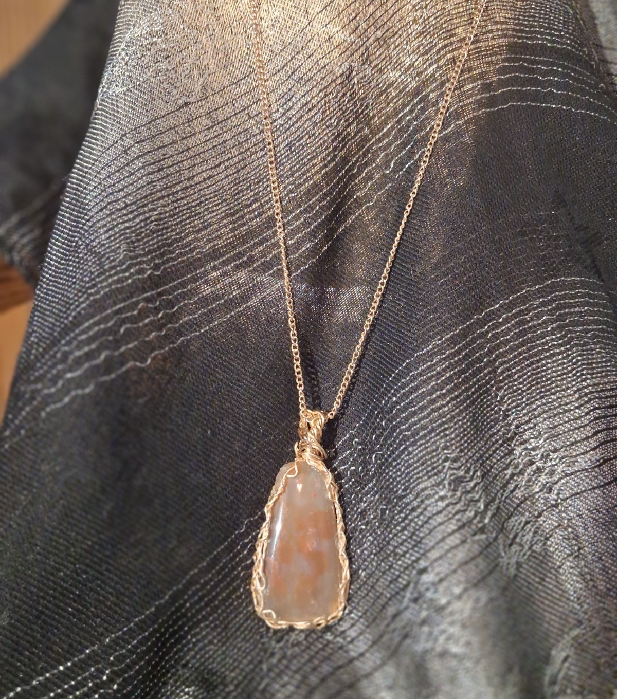 Gold Tone Cable Chain Necklace agate cabachon Wire Wrapped Pendant Boho