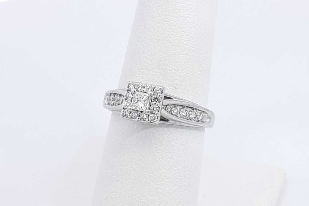 0.57cttw Dimaond Ring In 10k White Gold 3 Grams Size 7 Eb0226oxzdu