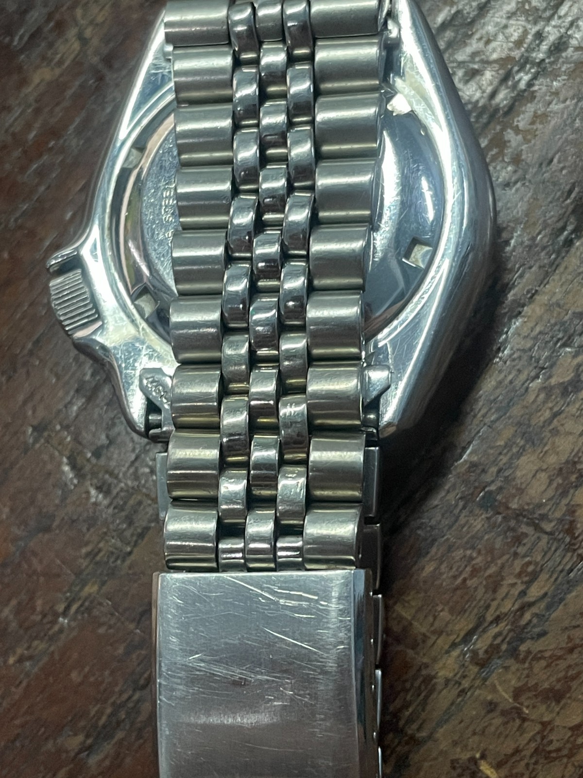 Seiko Men’s Black Watch – SKX007
