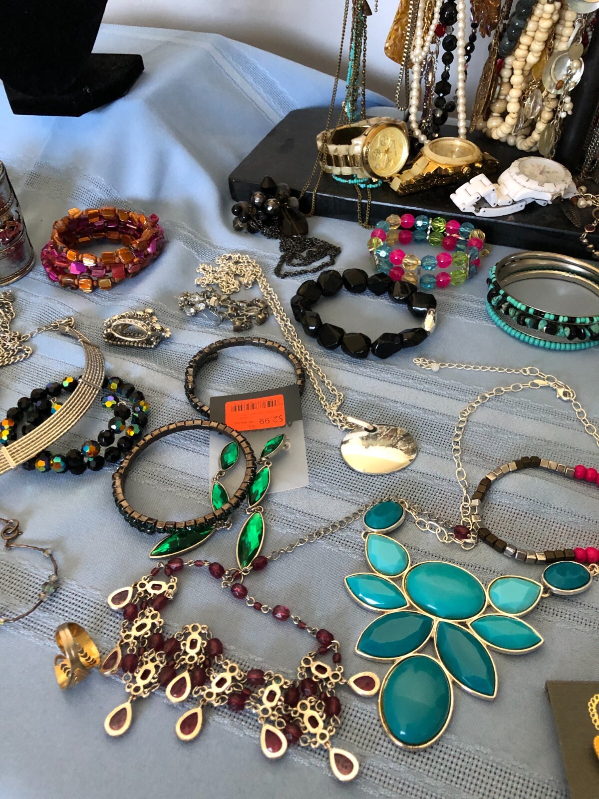 1/2 Pound Vintage To Modern COSTUME JEWELRY Lot. All Wearable!! Beautiful Pieces